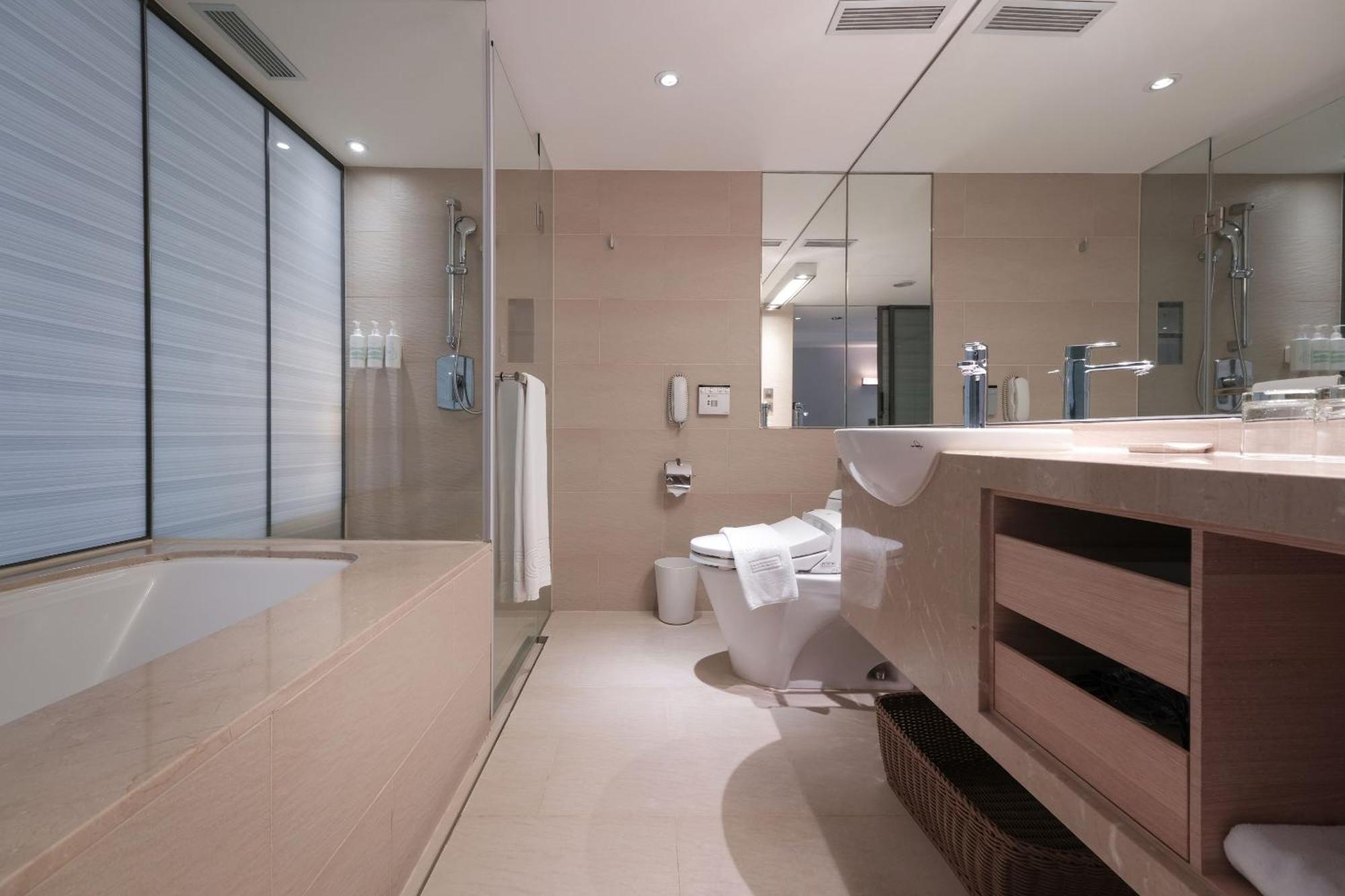 Cozzi Minsheng Hotel 4*