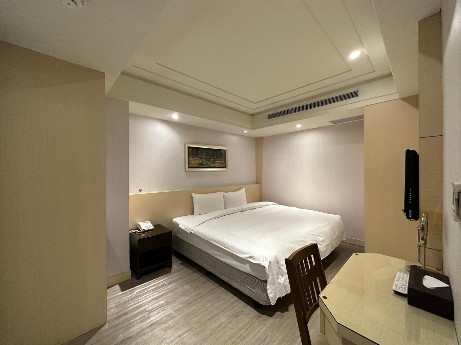 Link World Hotel 3*