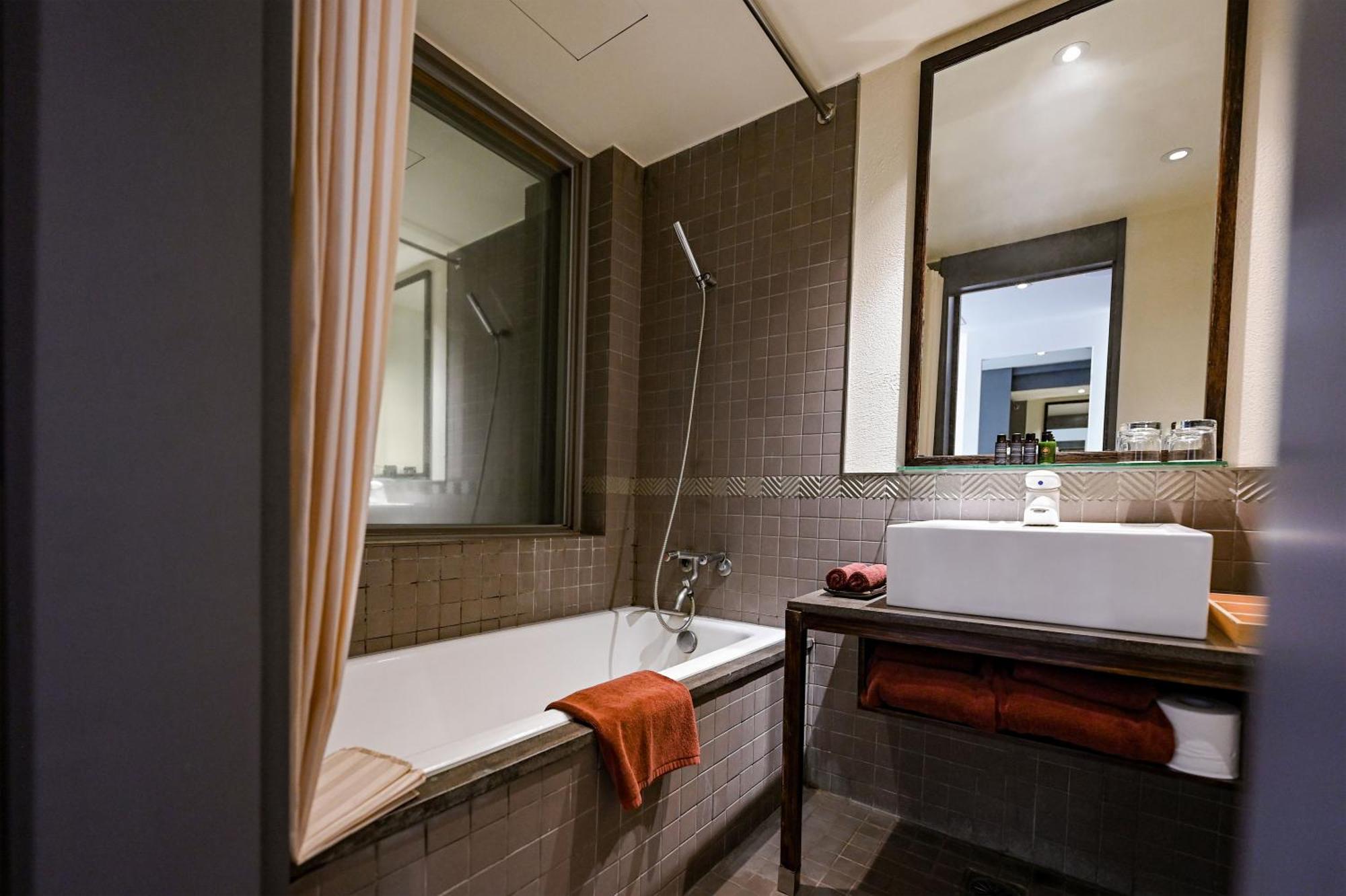 Resort Check Select Yamgmingshan