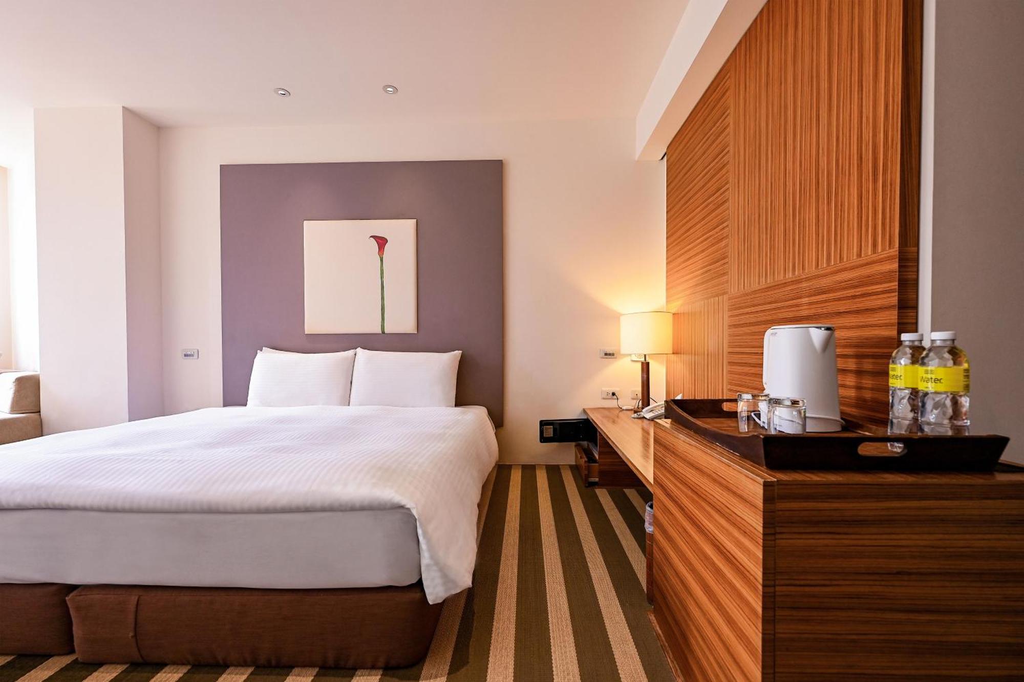 Check Select Yamgmingshan Resort 4*