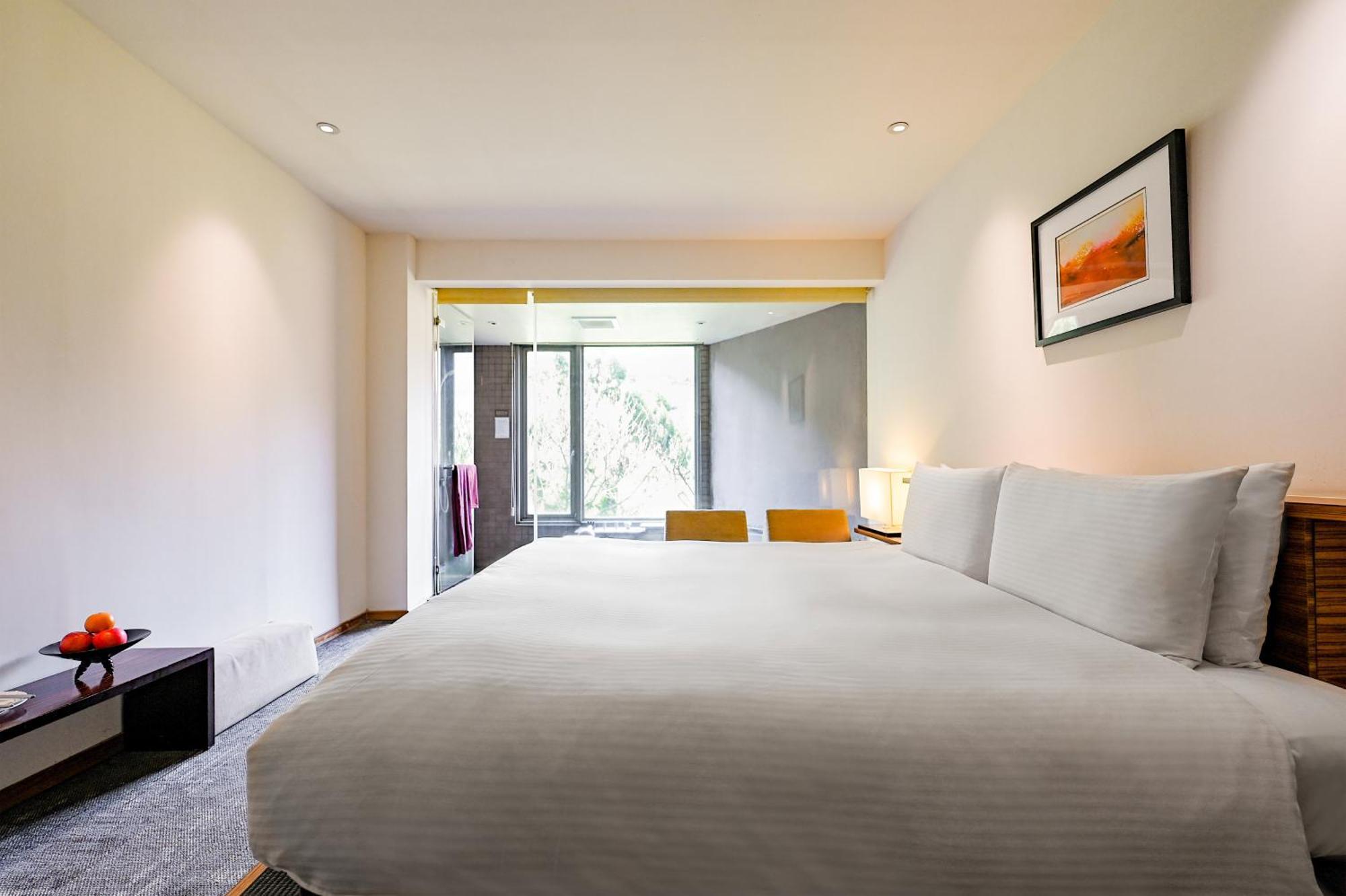 Check Select Yamgmingshan Resort Taipei
