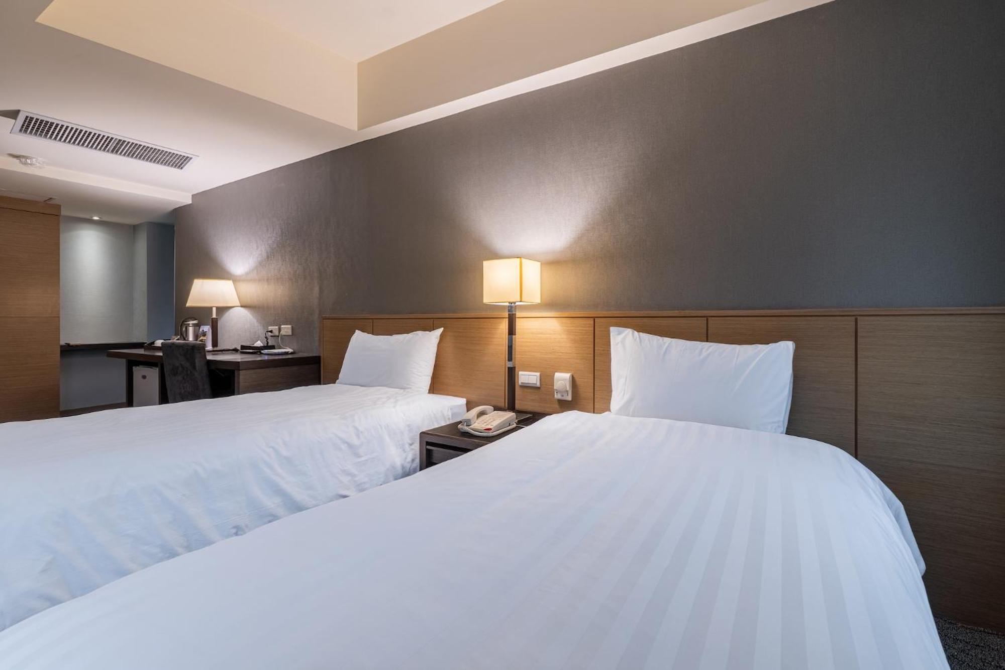 Guide Chongqing Hotel 4*
