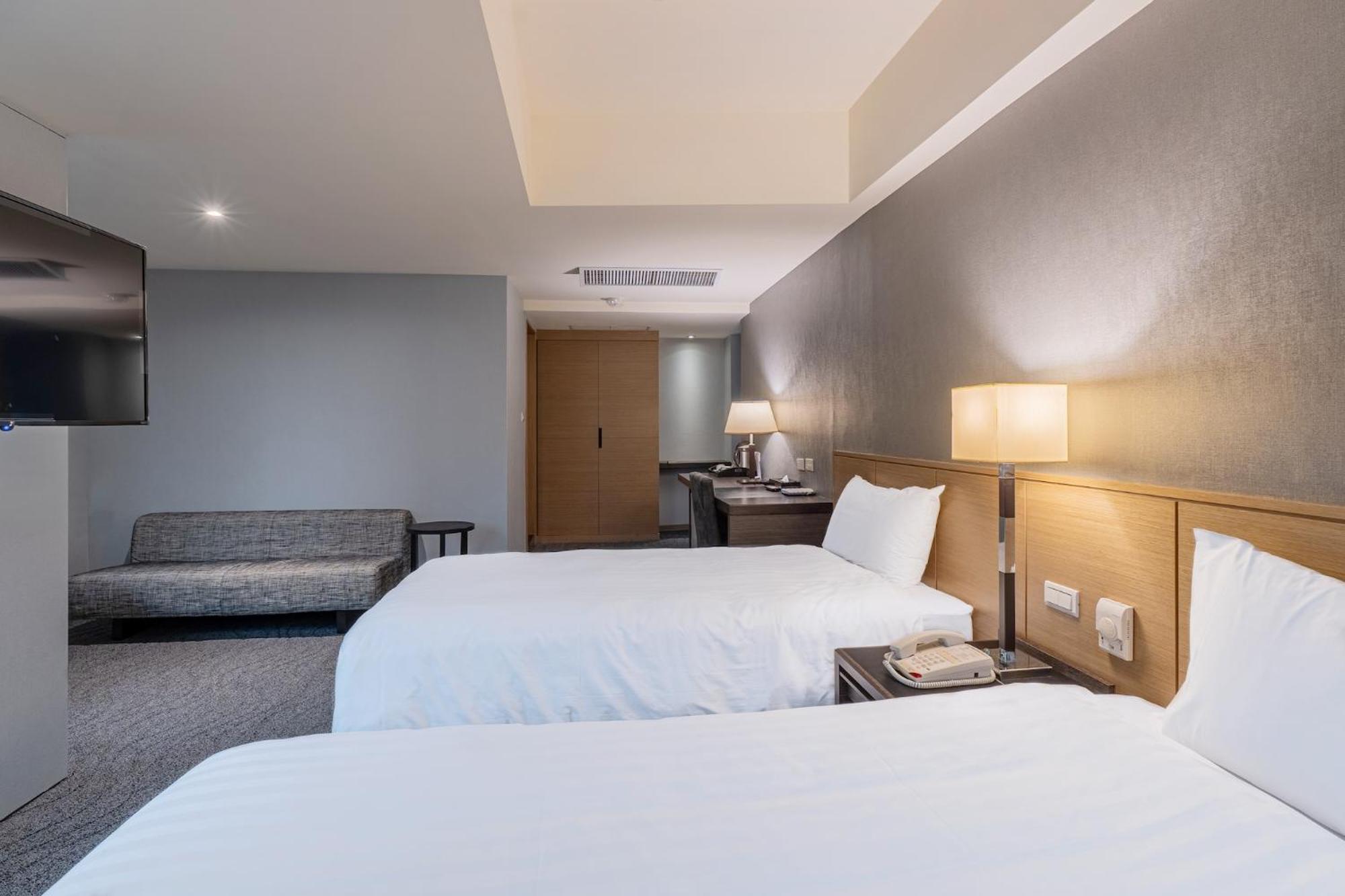 Hotel Guide Chongqing 4*