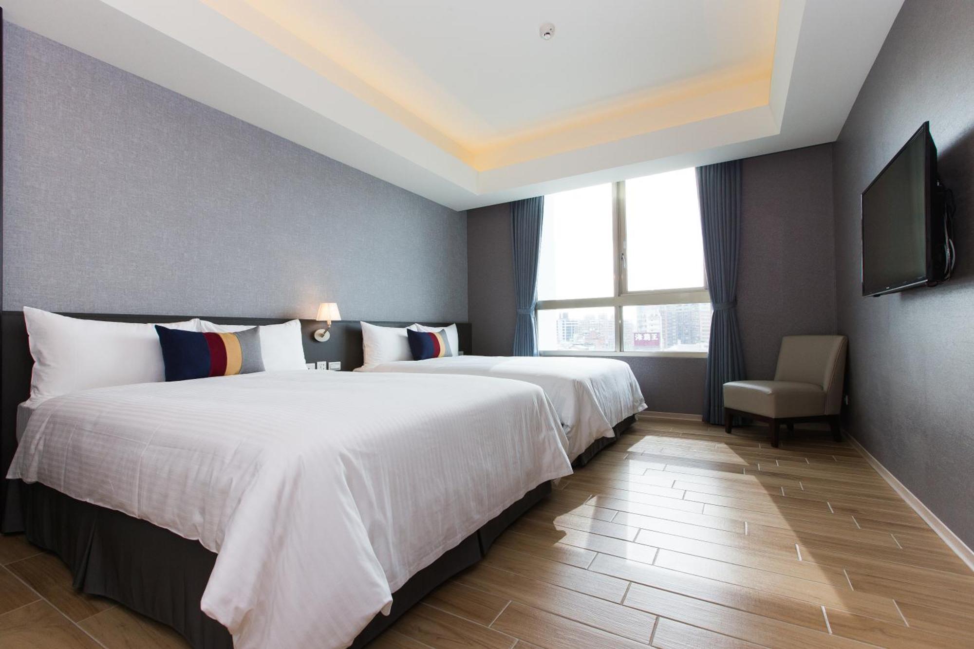 Hotel Check New Luzhou 4*