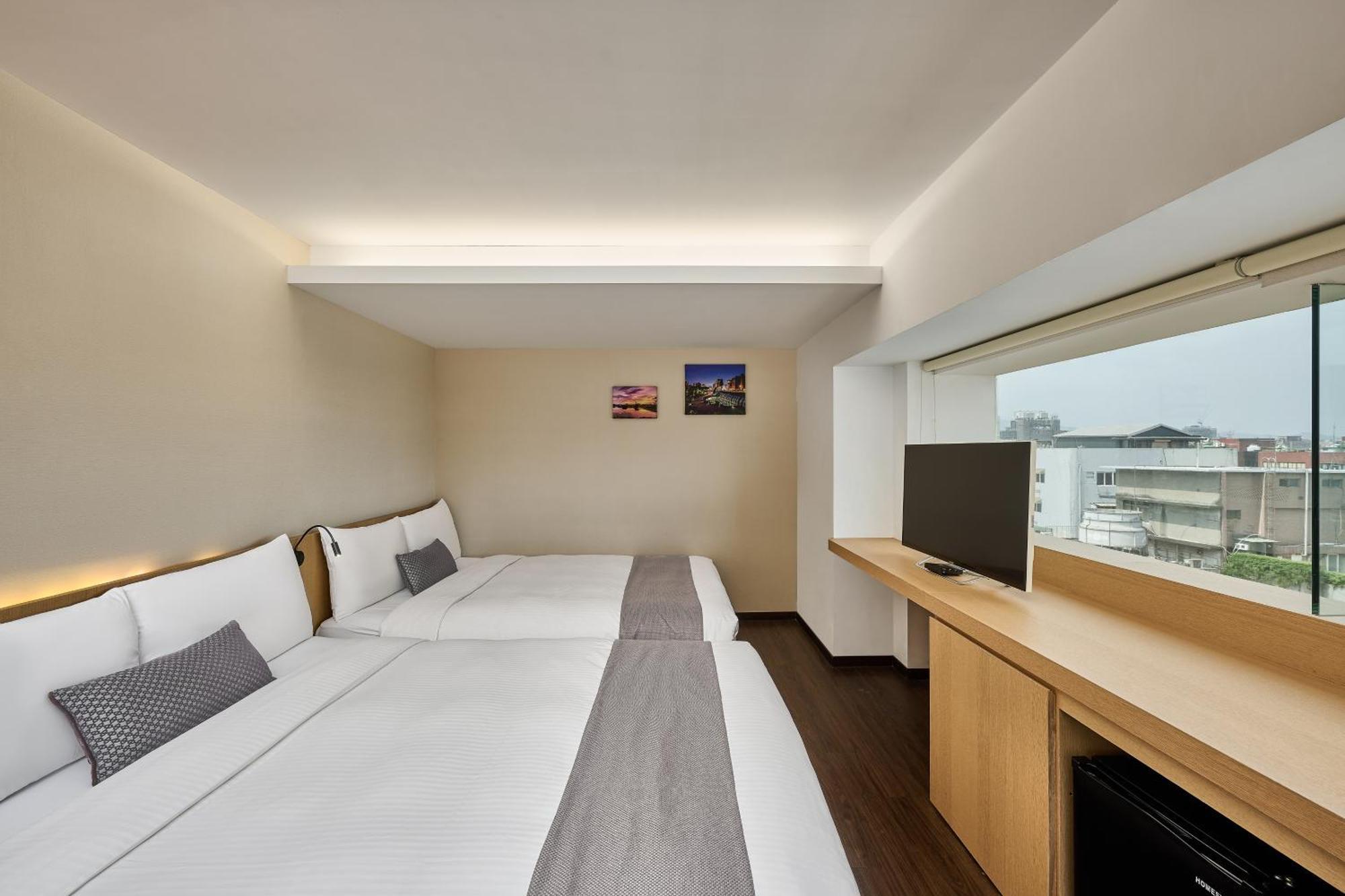 Hotel Eastin 3*
