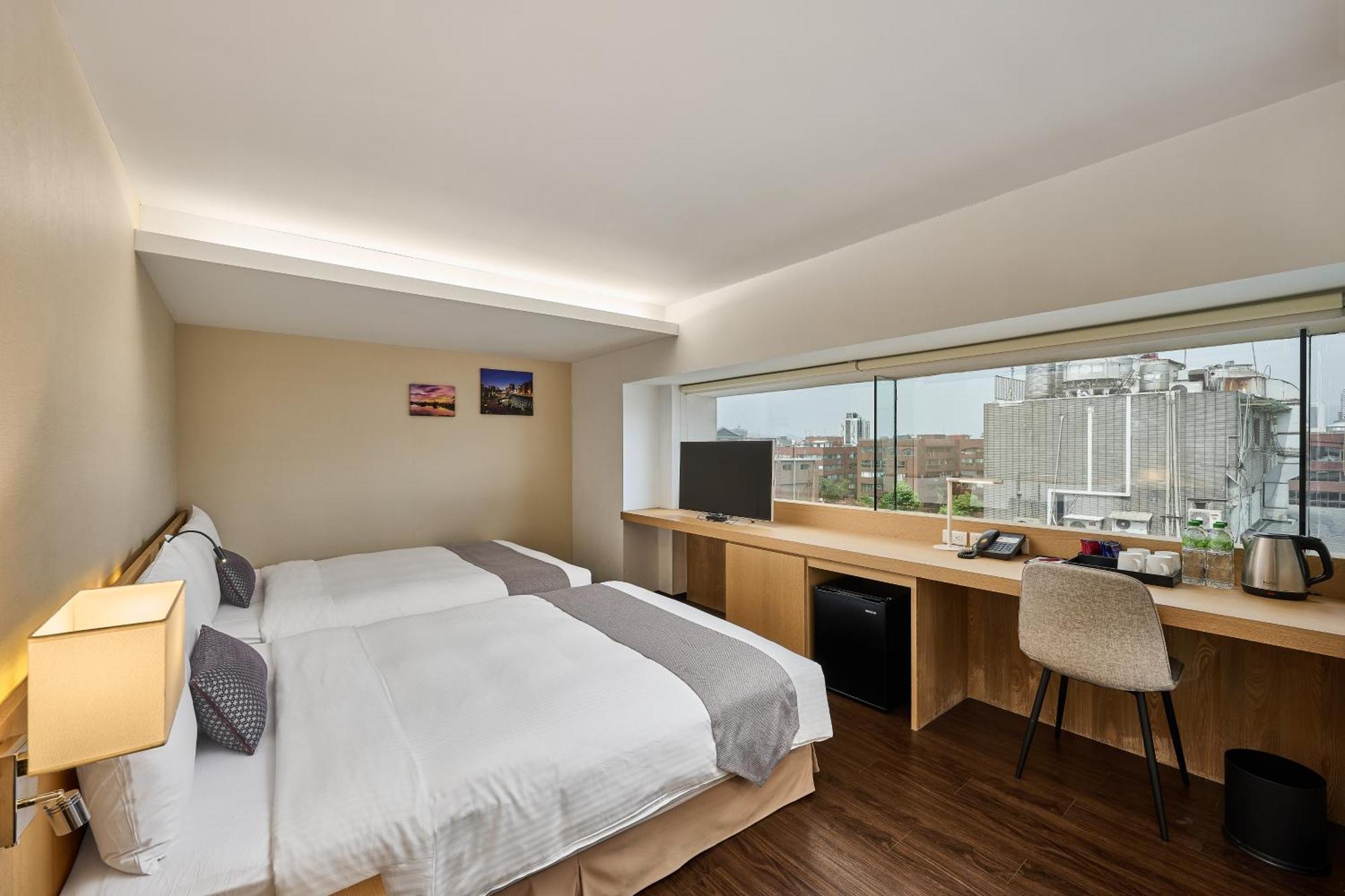 Eastin 3*