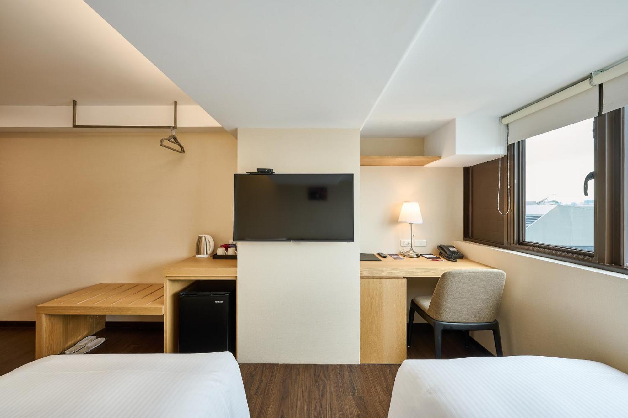 Eastin 3*