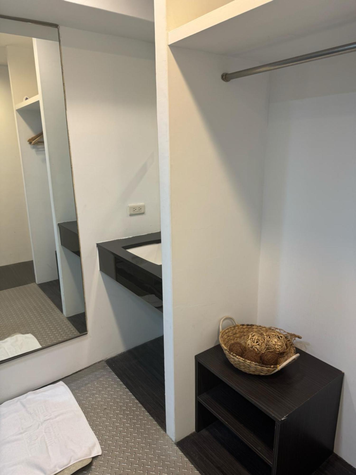 Aparthotel Breeze Taipei