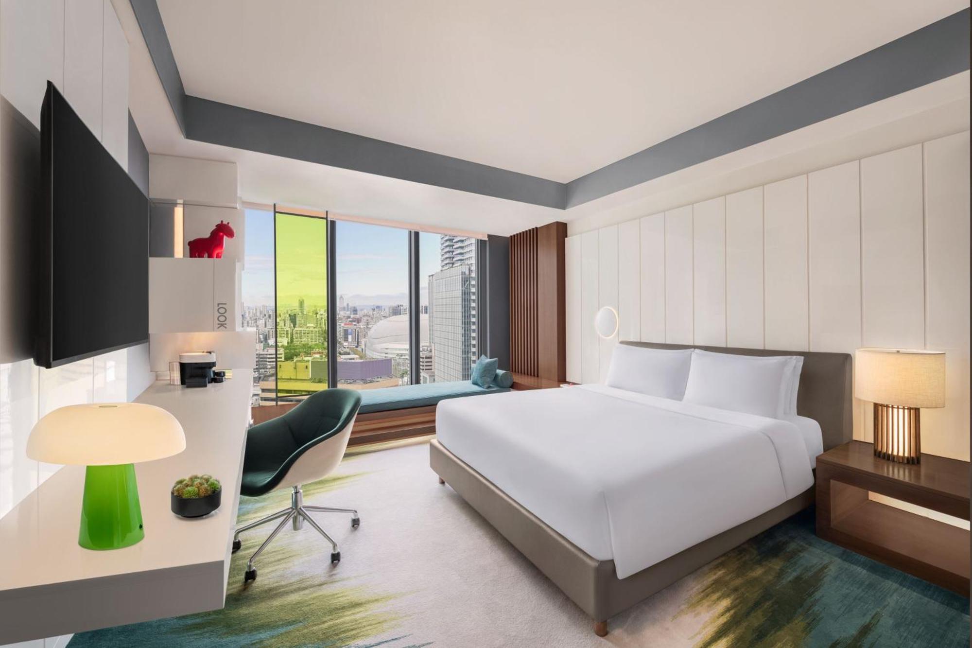 W Hotel 5*
