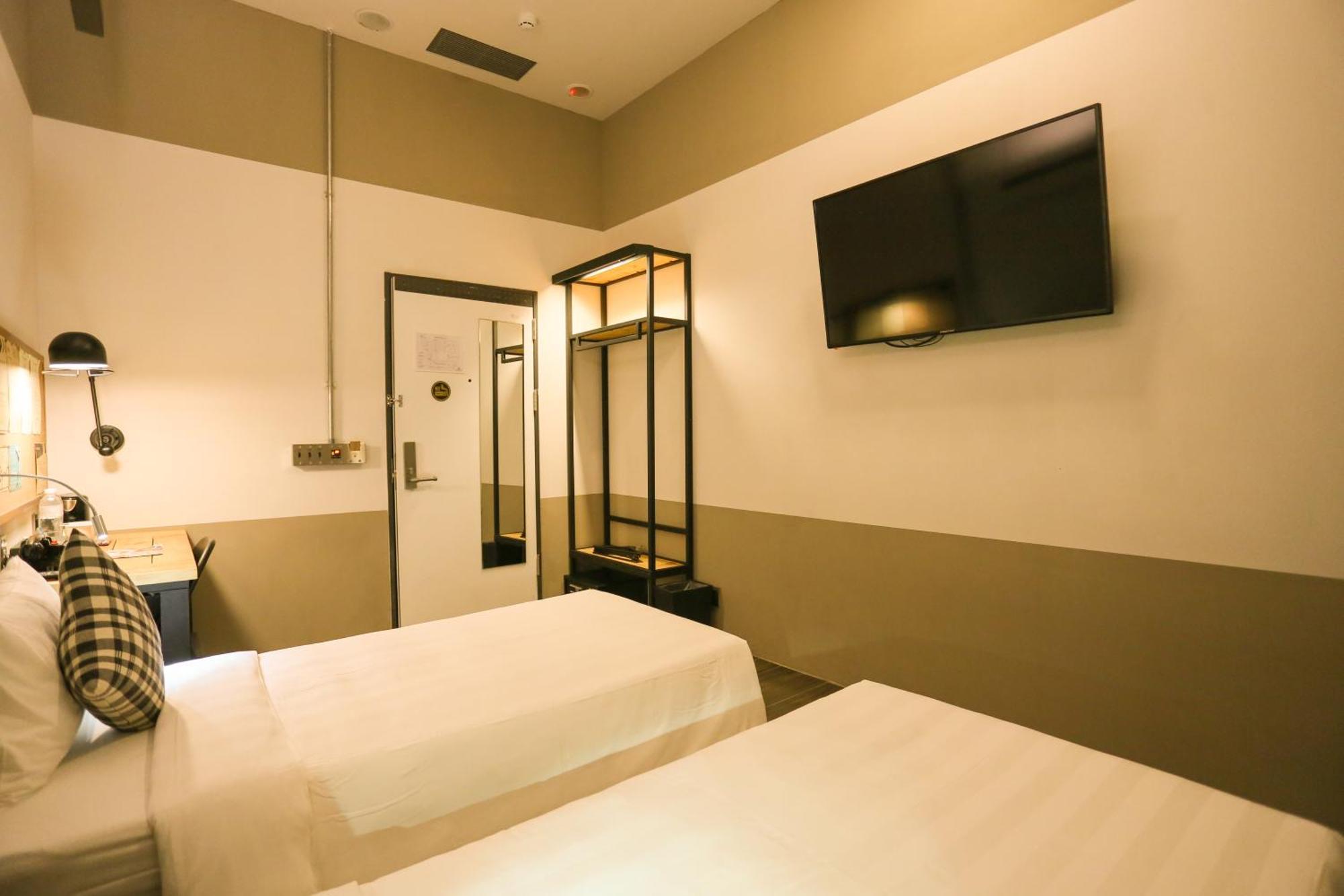 Hotel Papa Whale 4*