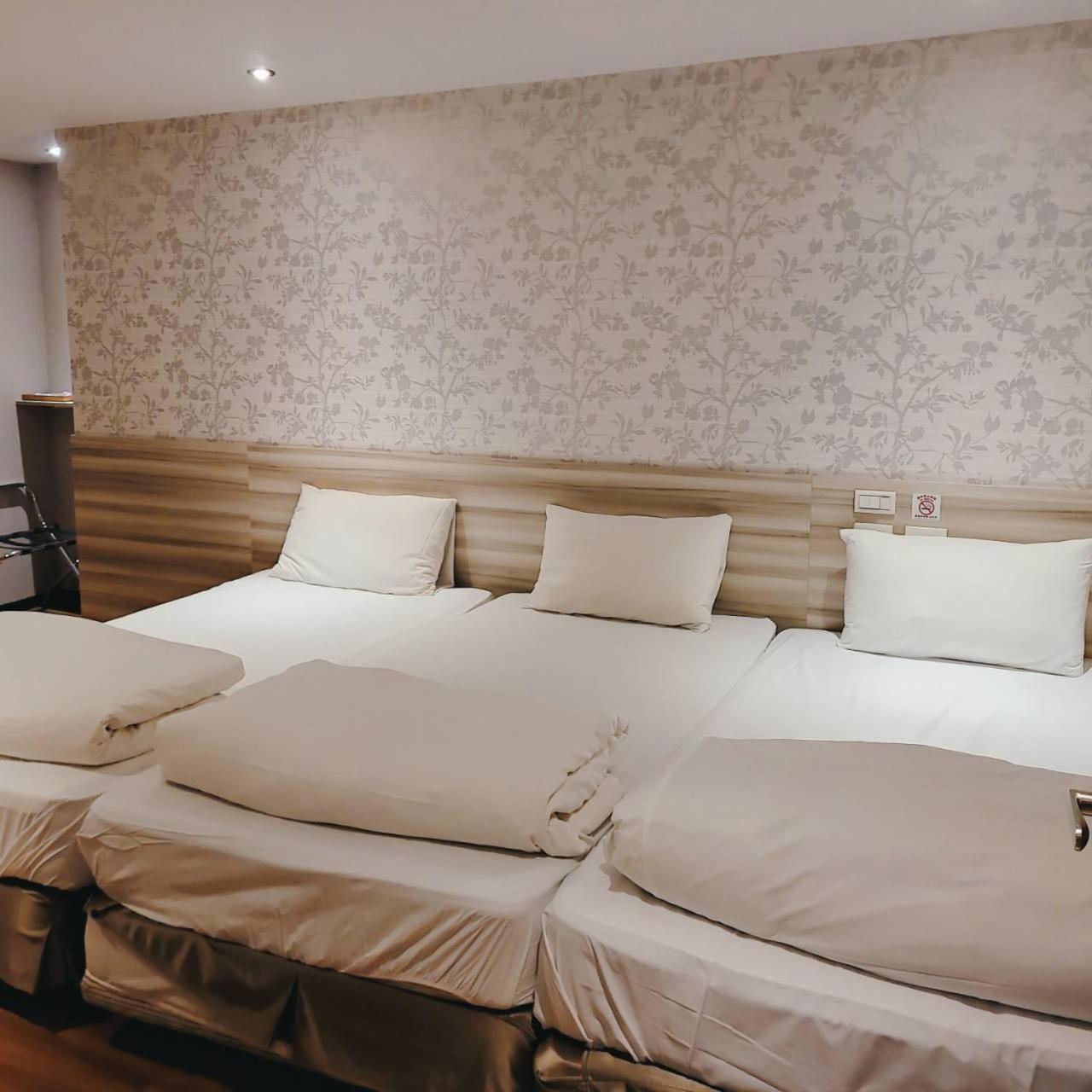 Smile Comma Bed & Breakfast *