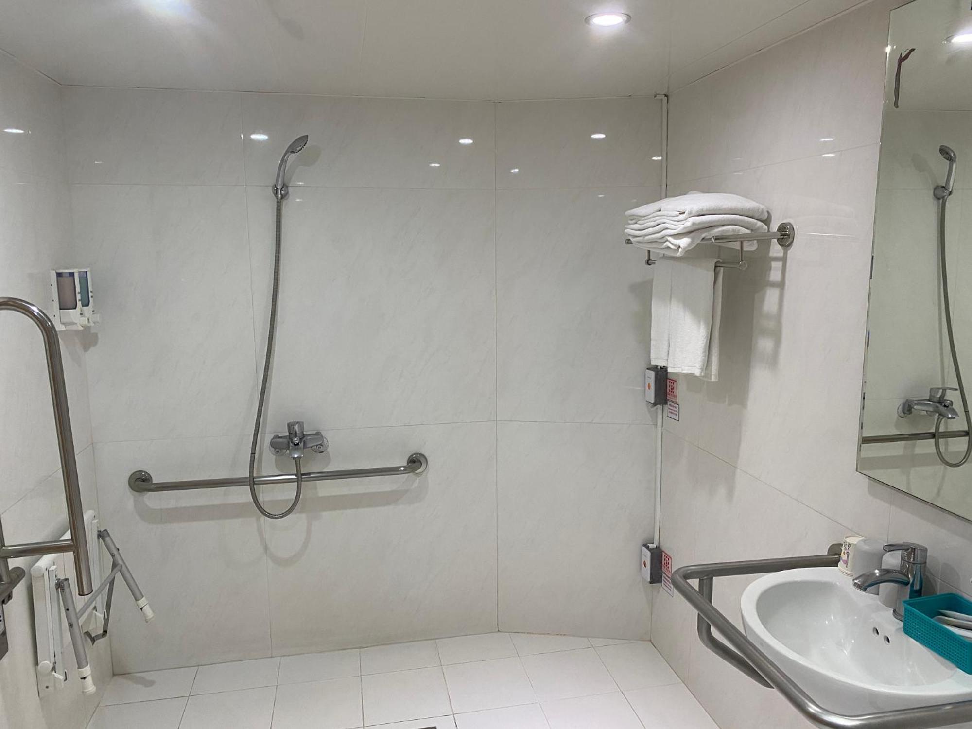 Jin Tsai Shen Hotel 3*