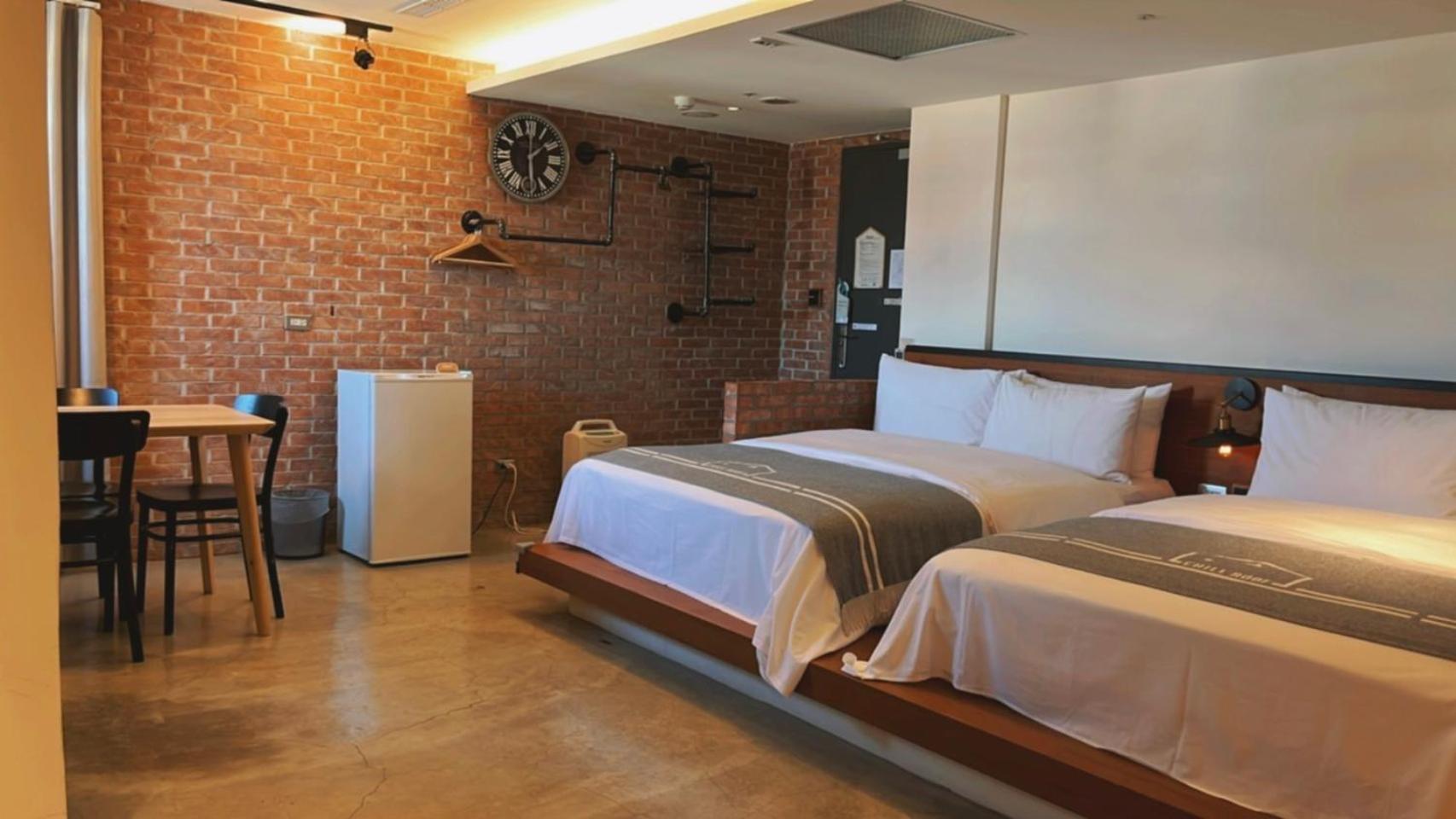 Chill Roof Inn Taipei