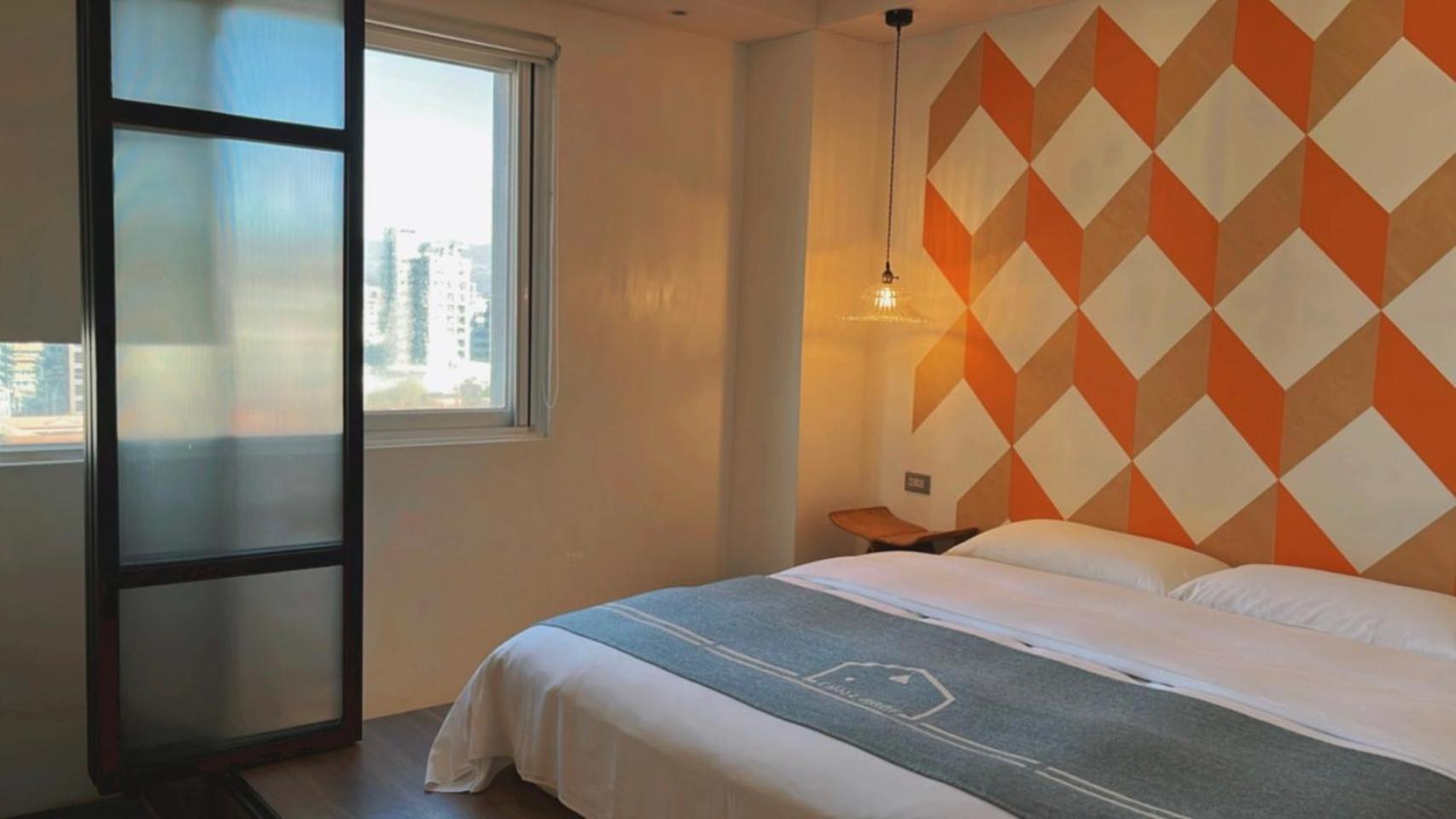 Chill Roof Inn 3*