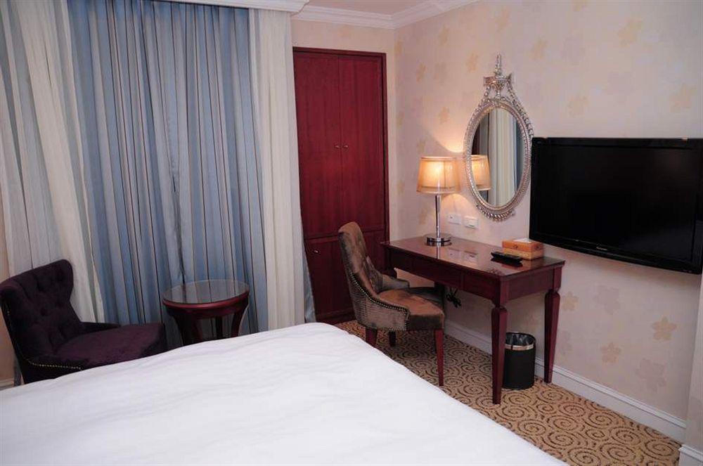 Hotel Mrt Taipei