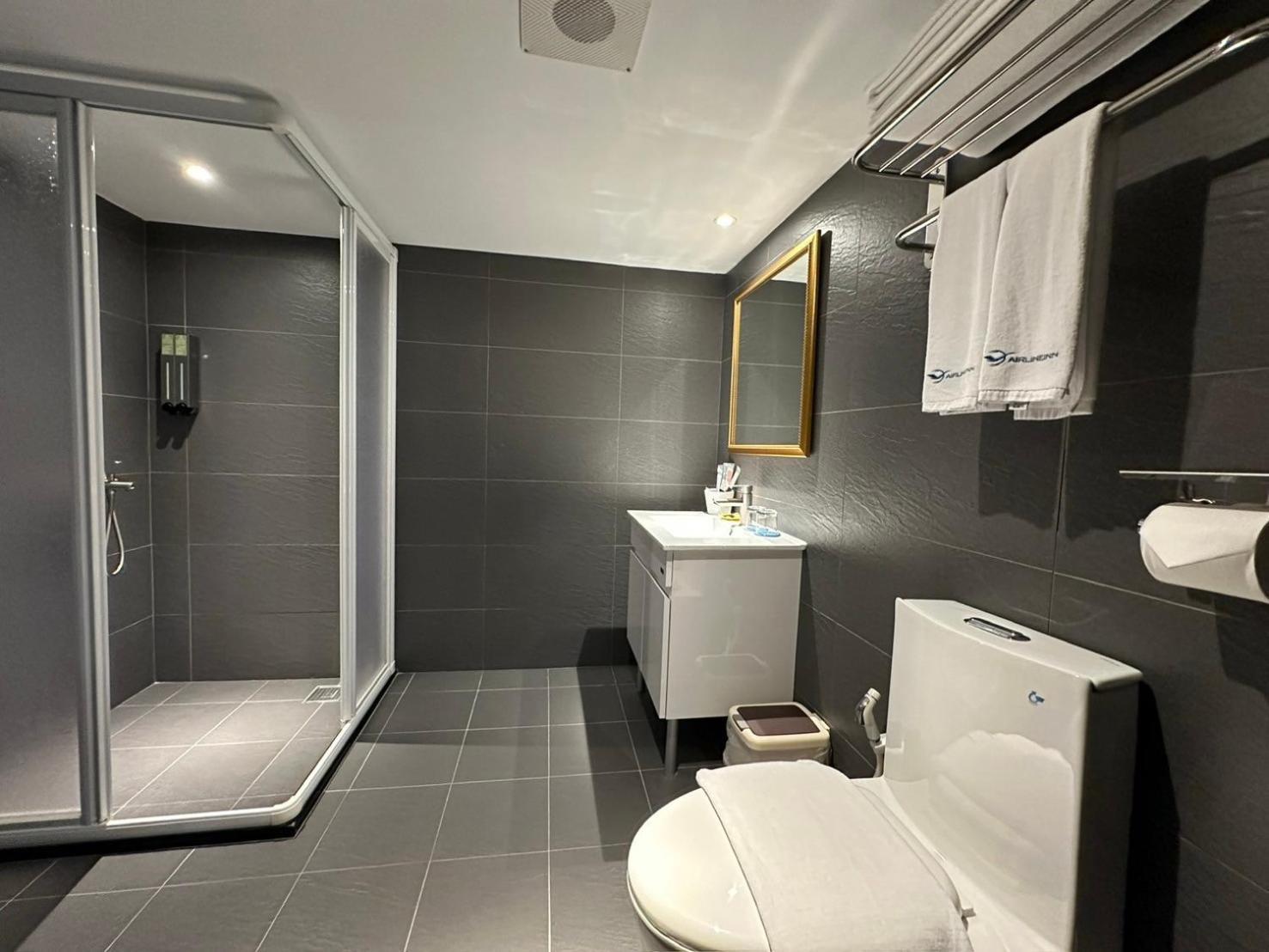 Hotel Airline Ximen