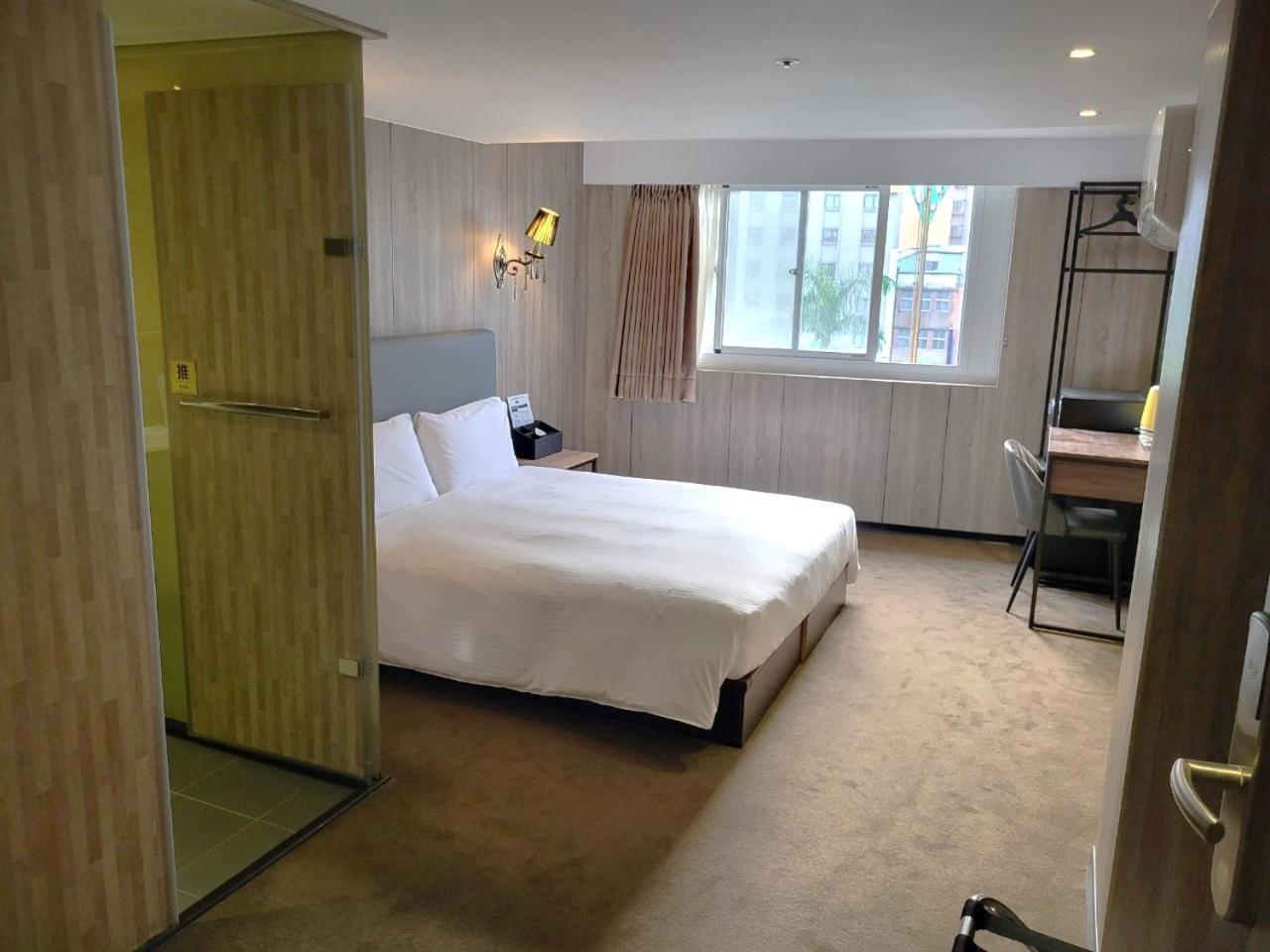 Airline Ximen Hotel *