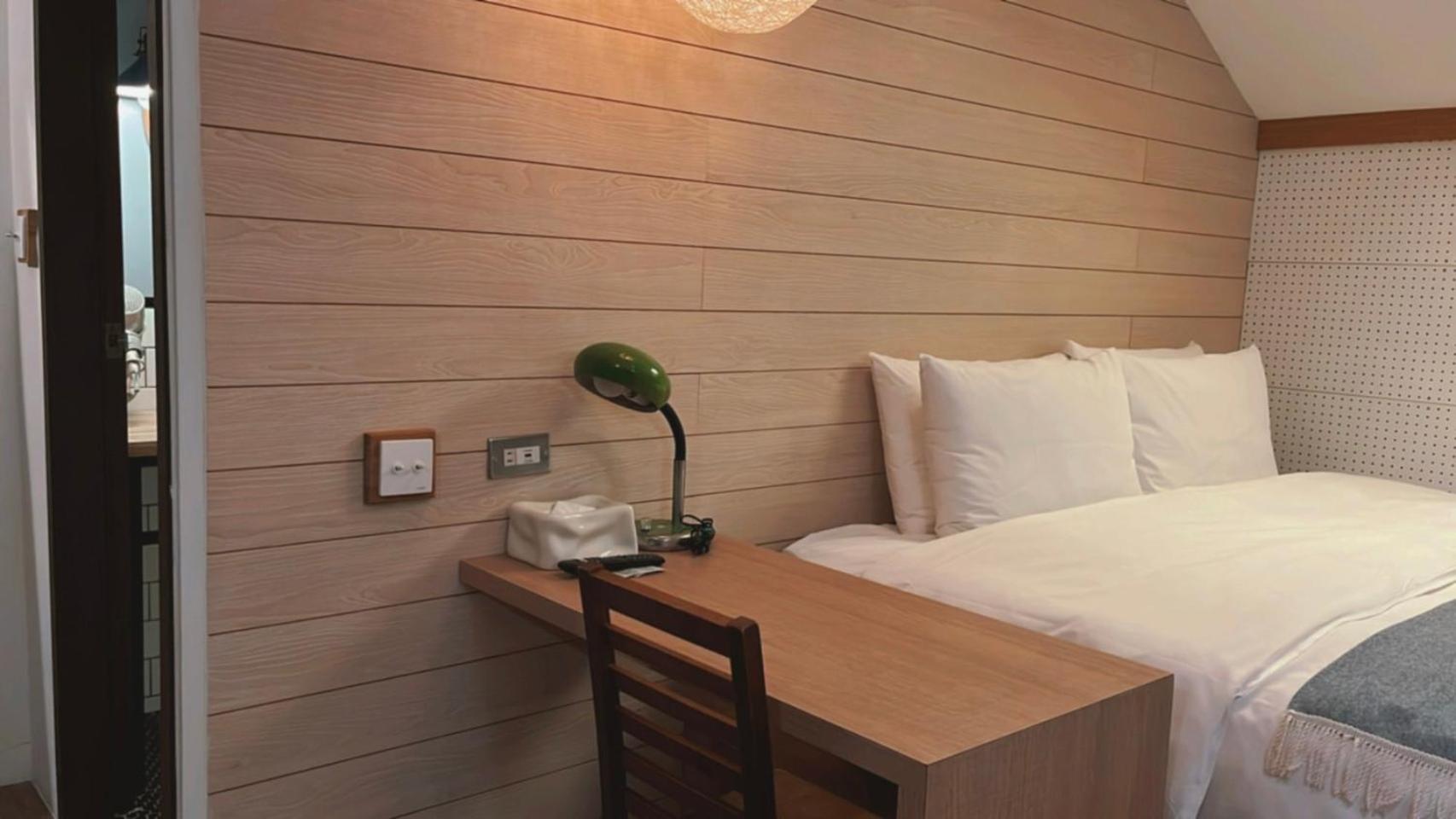 Chill Roof Inn Taipei
