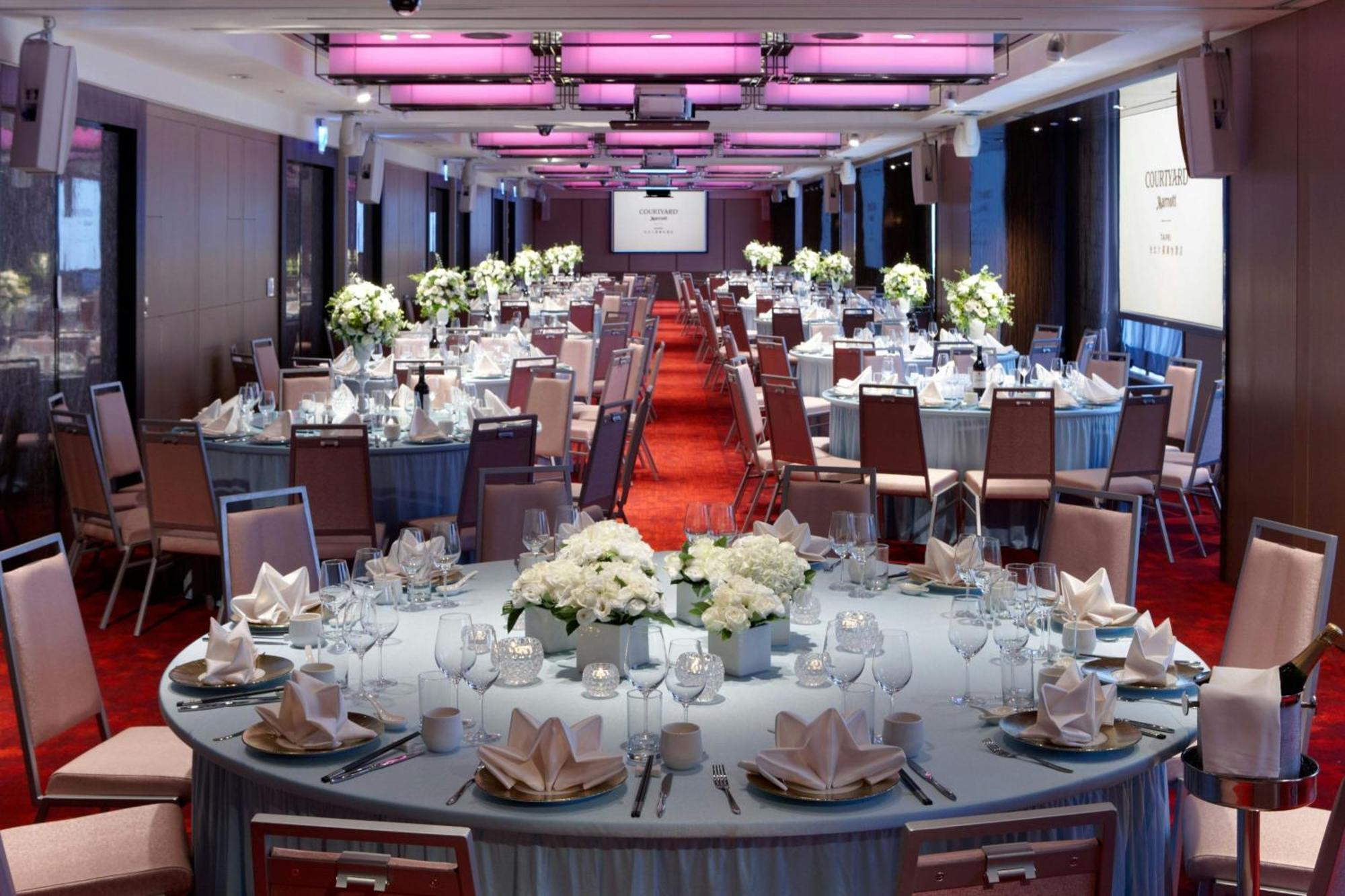 Courtyard By Marriott Hotel 5*