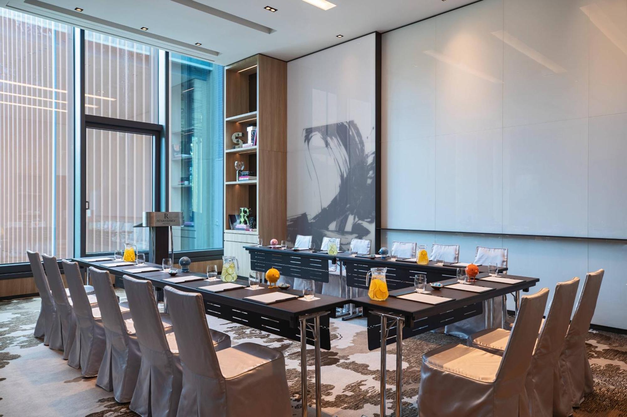 Renaissance Shihlin Hotel 5*