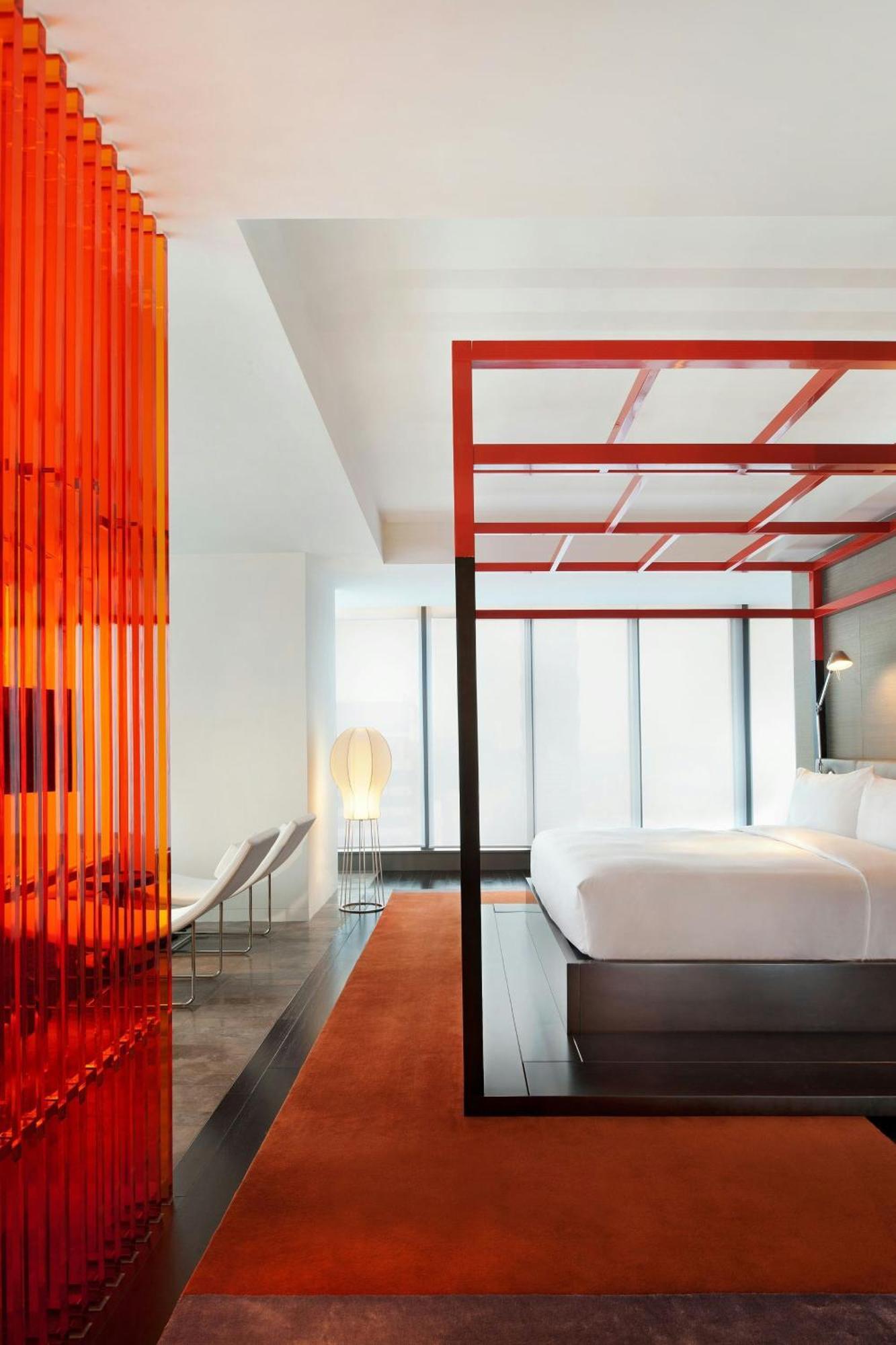 W Hotel 5*