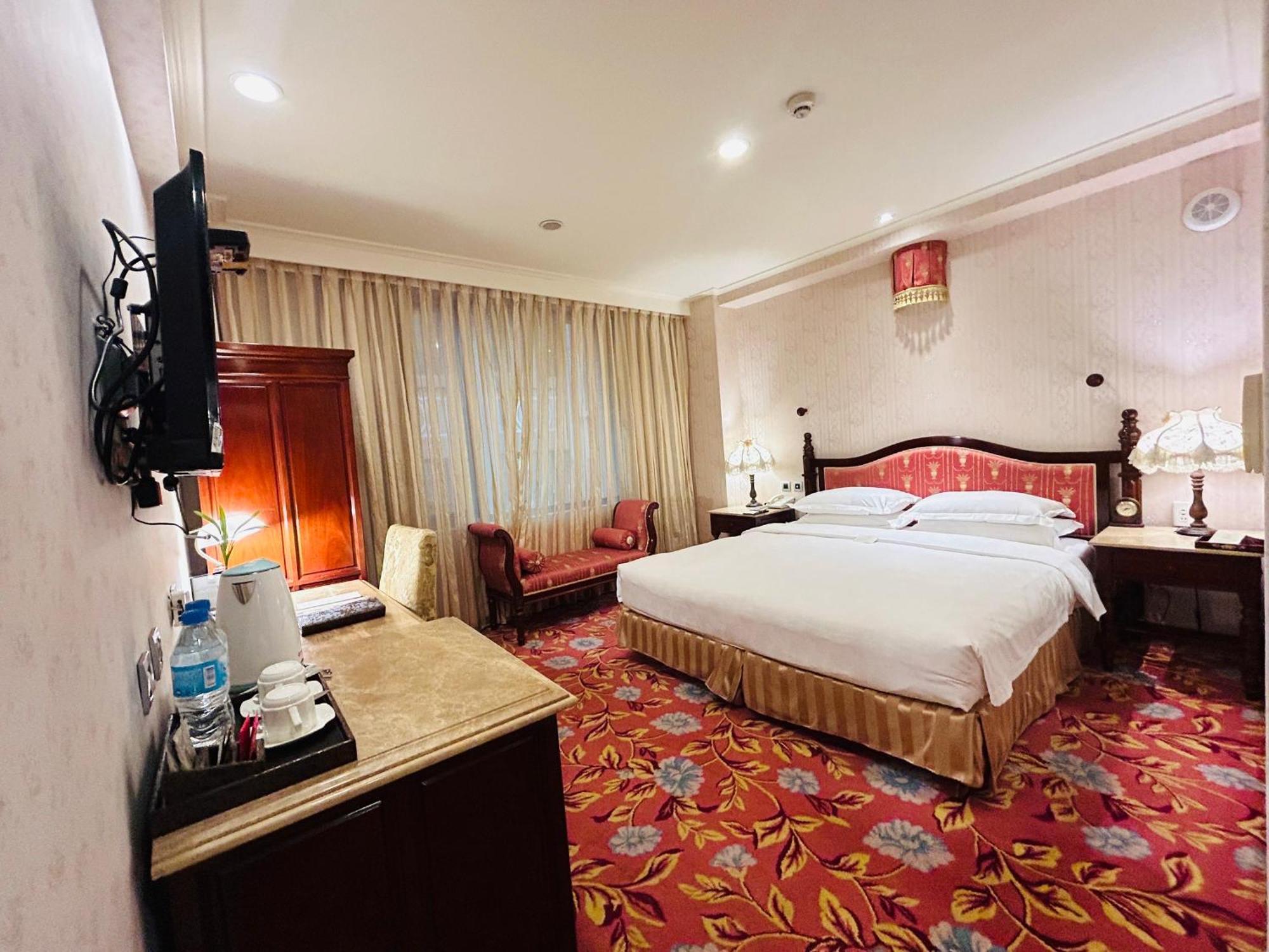 Royal Seasons ‧ Nanjing W.