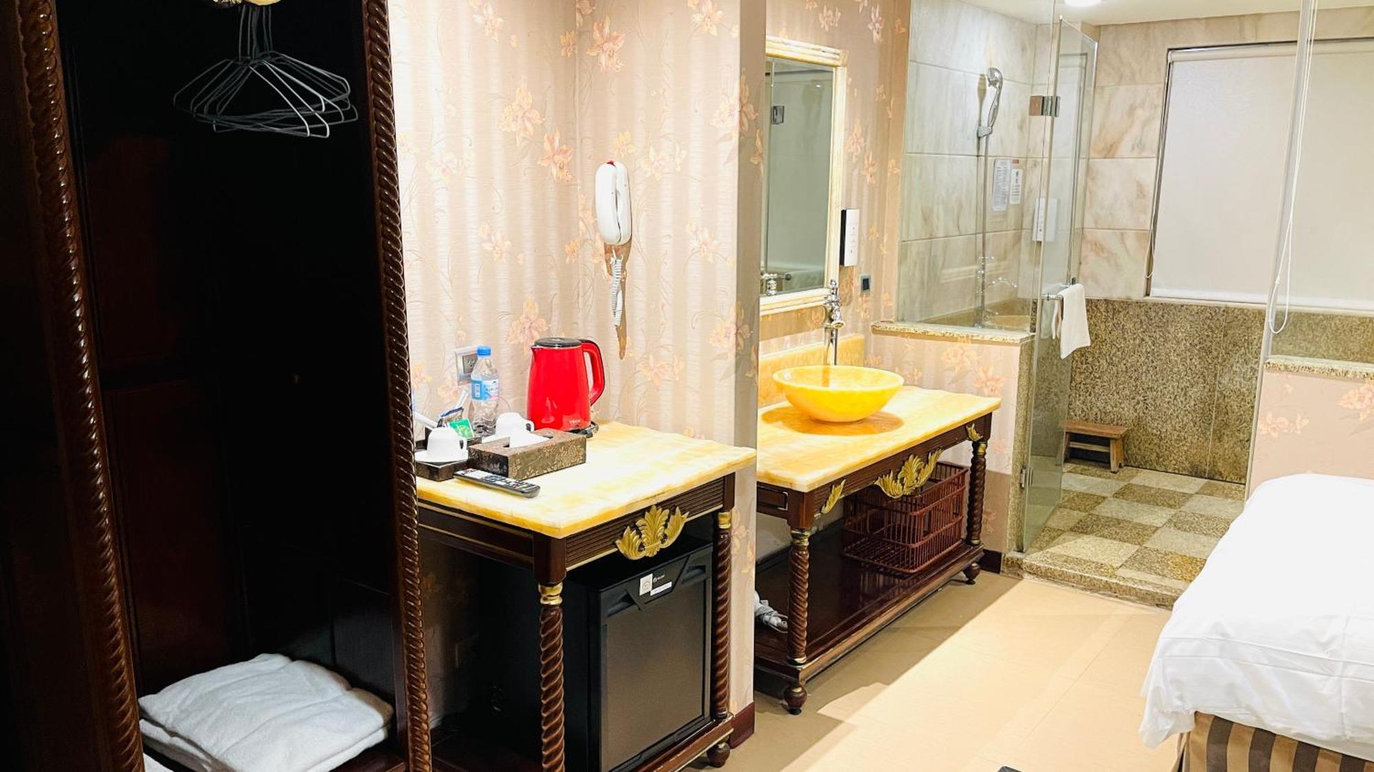 Grand Pleasure Spring Hotel
