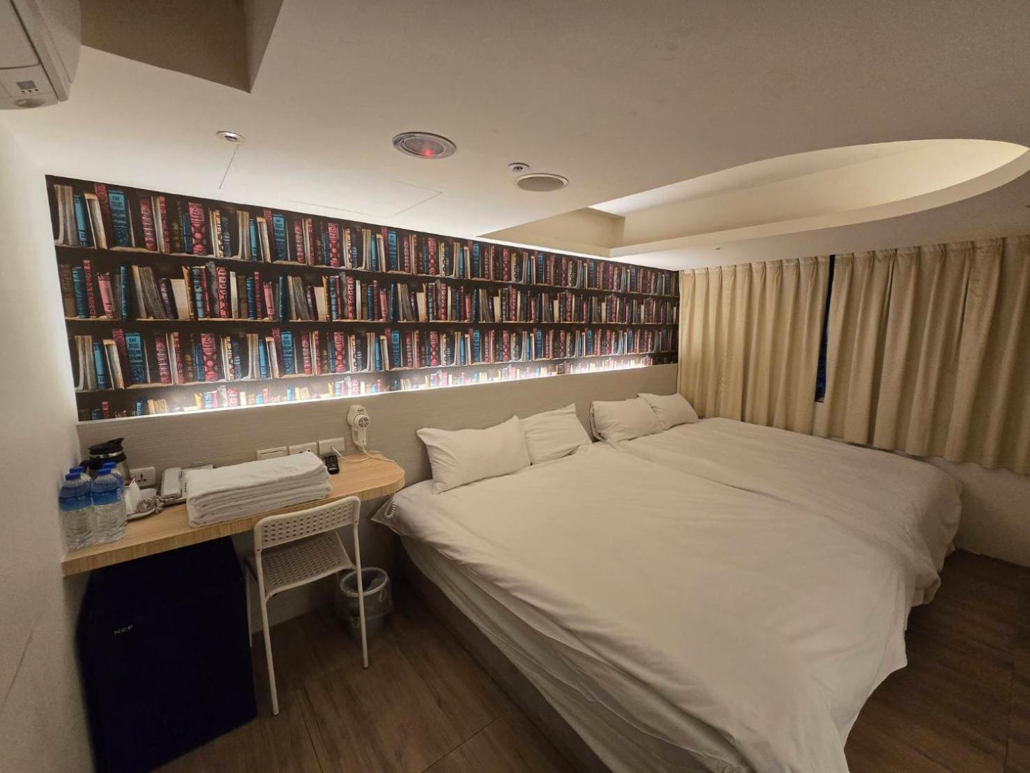Honey Hotel