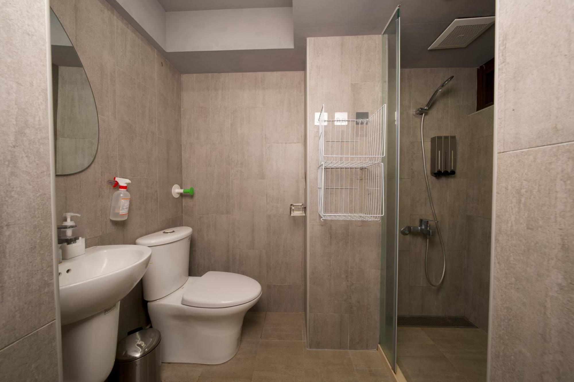 拉開門輕旅 Le Passage Hostel *