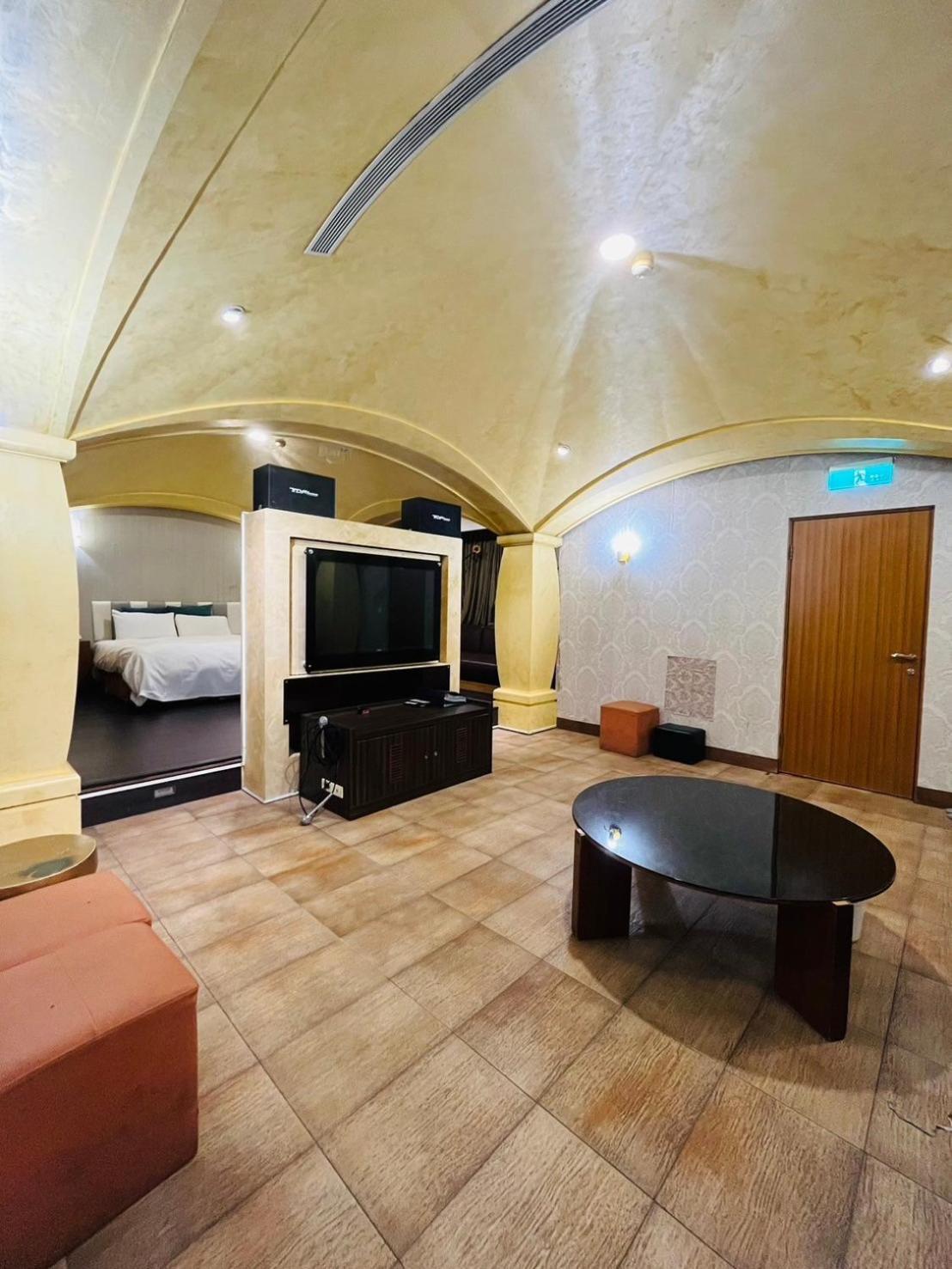 Walker - Chengde Hotel