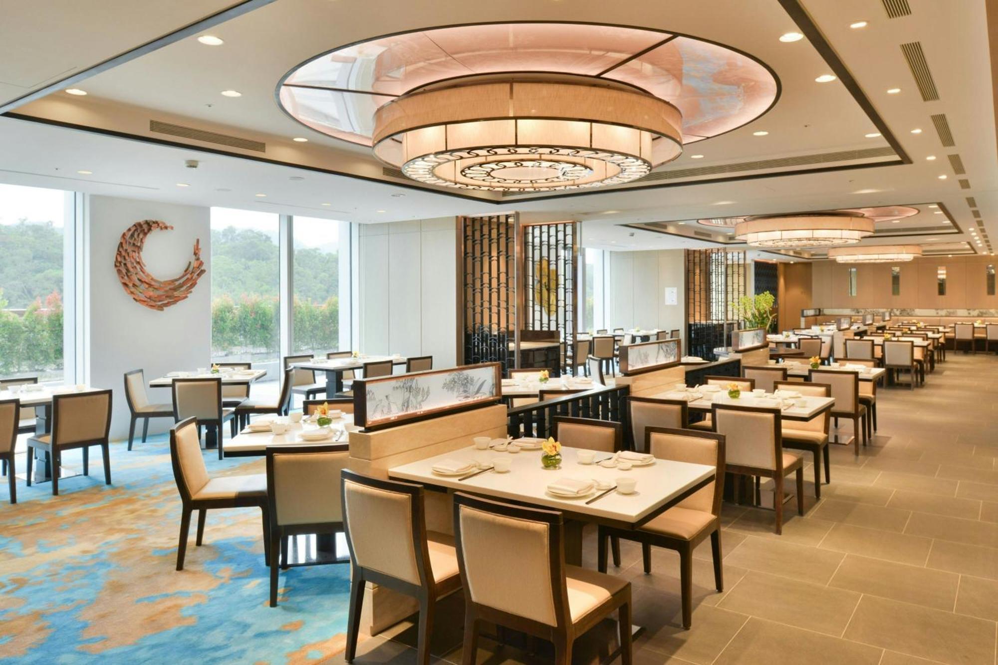 Courtyard By Marriott Hotel