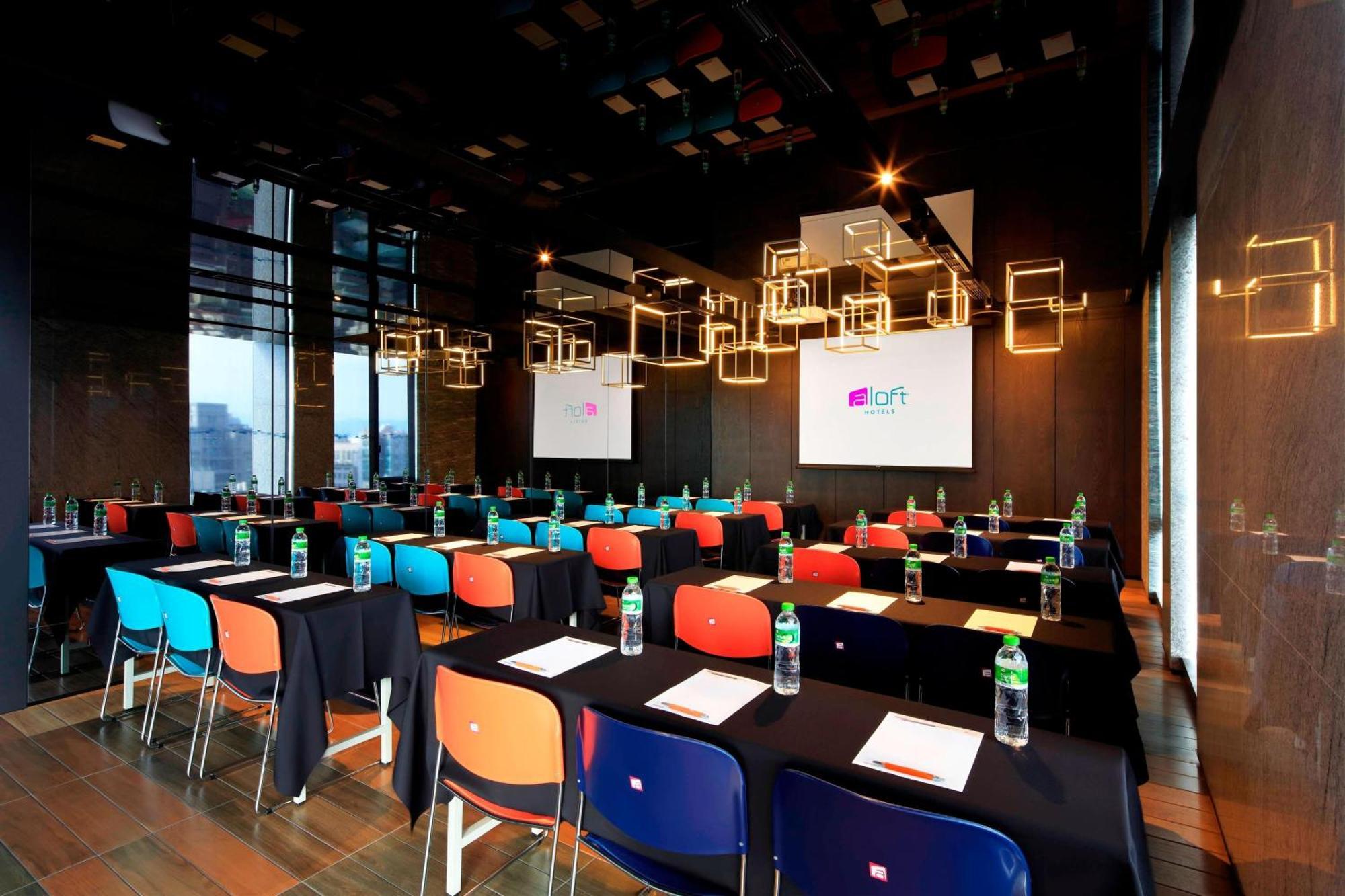 Aloft Zhongshan