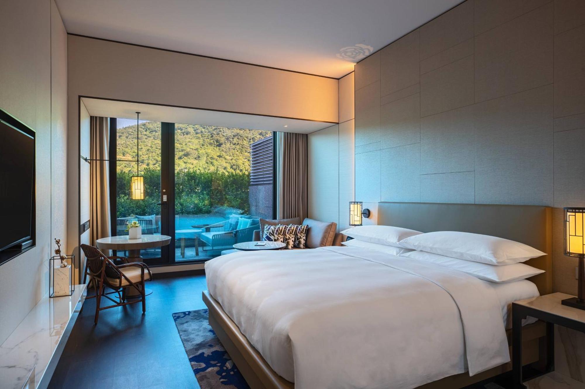 Renaissance Shihlin Hotel 5*