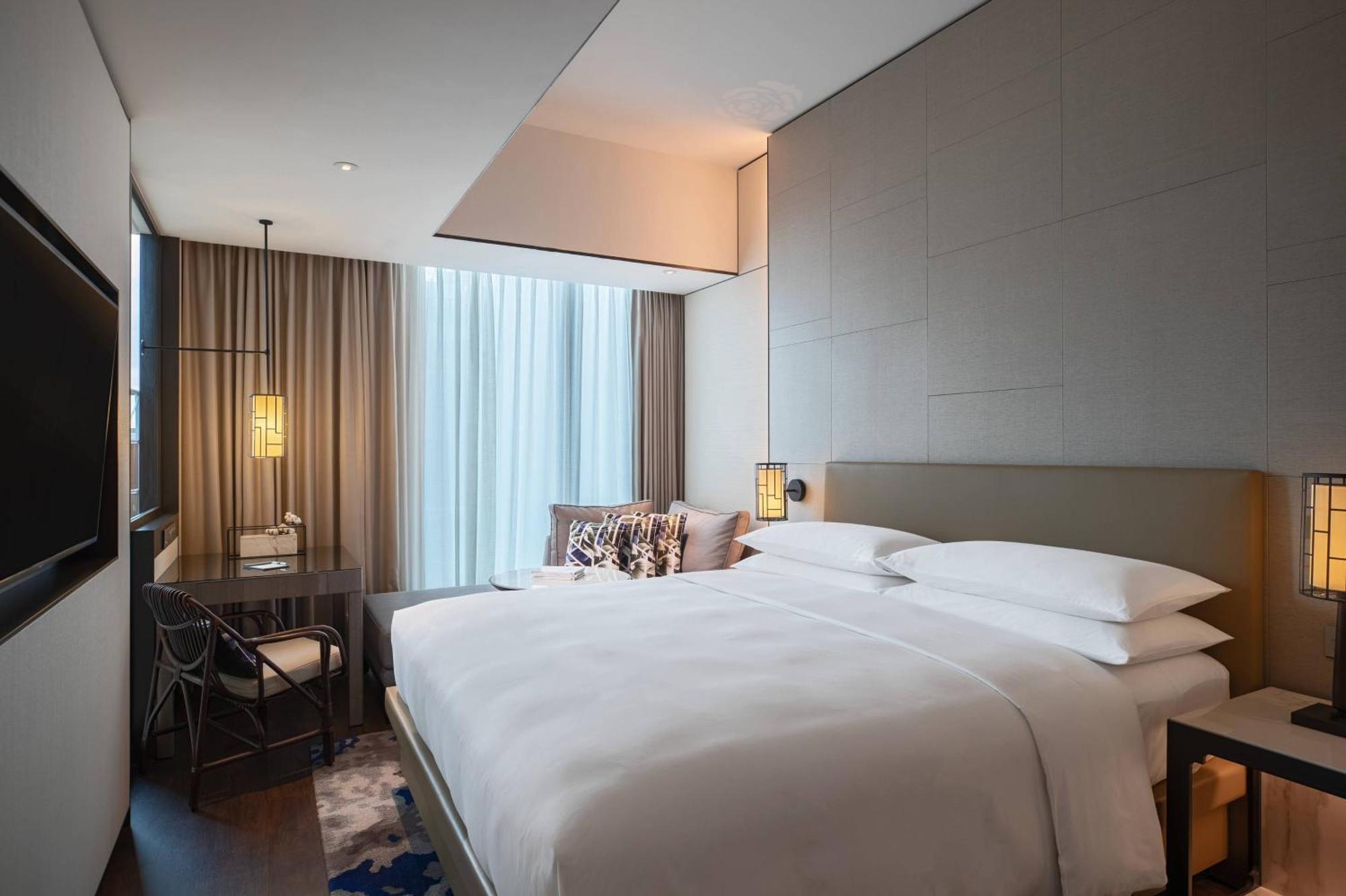 Hotel Renaissance Shihlin 5*