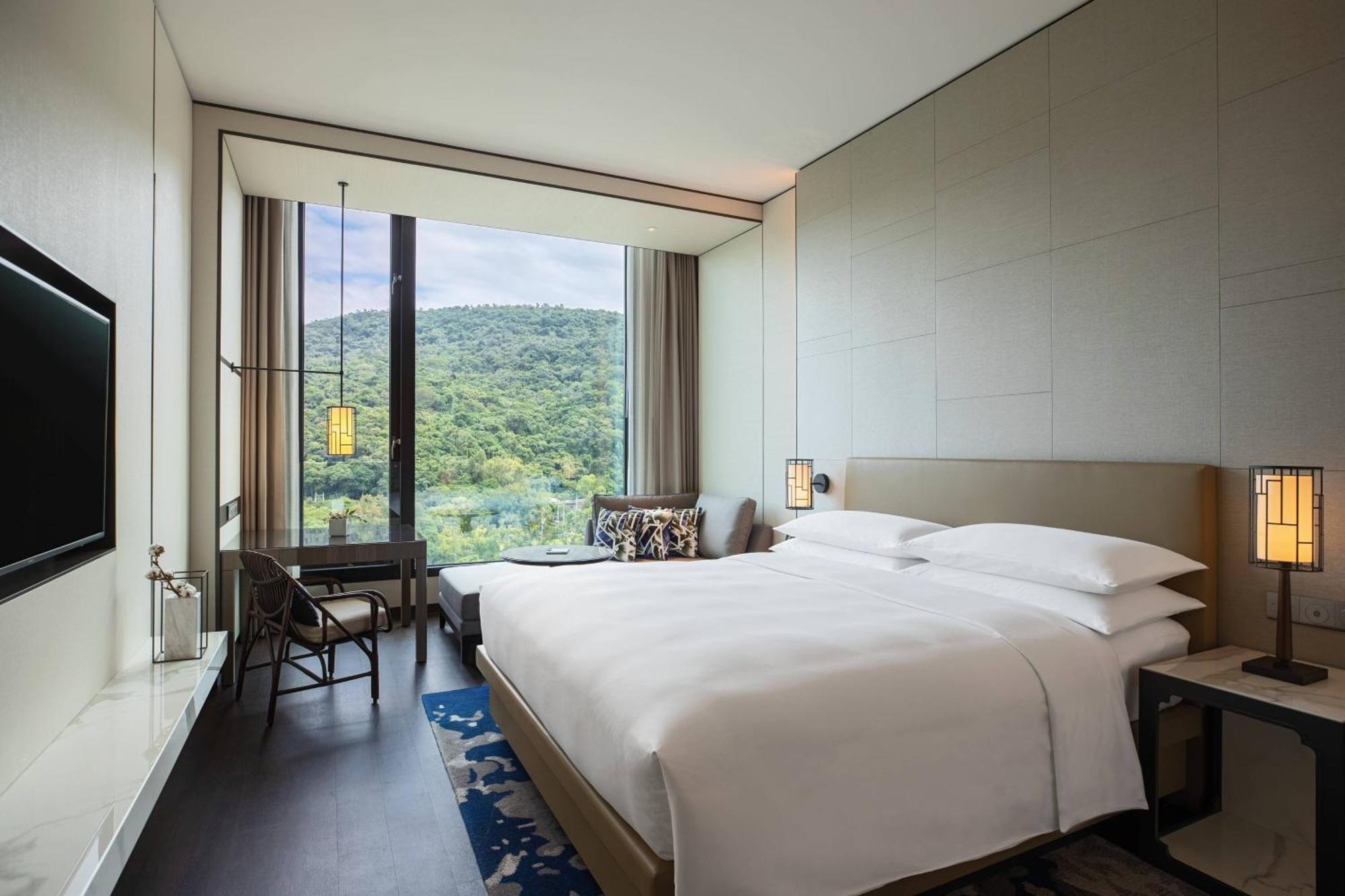 Renaissance Shihlin Hotel 5*