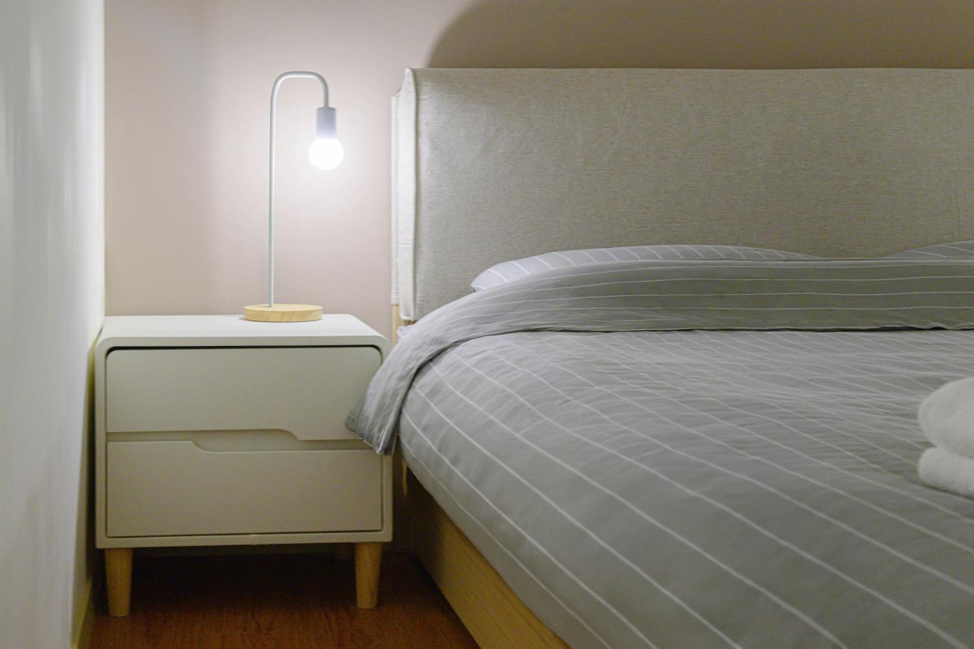Beautiful Spacious 5b3b 4 Min Zhongxiao Dunhua Mrt 五房三衛 步行4分到忠孝敦化捷運 Apartment