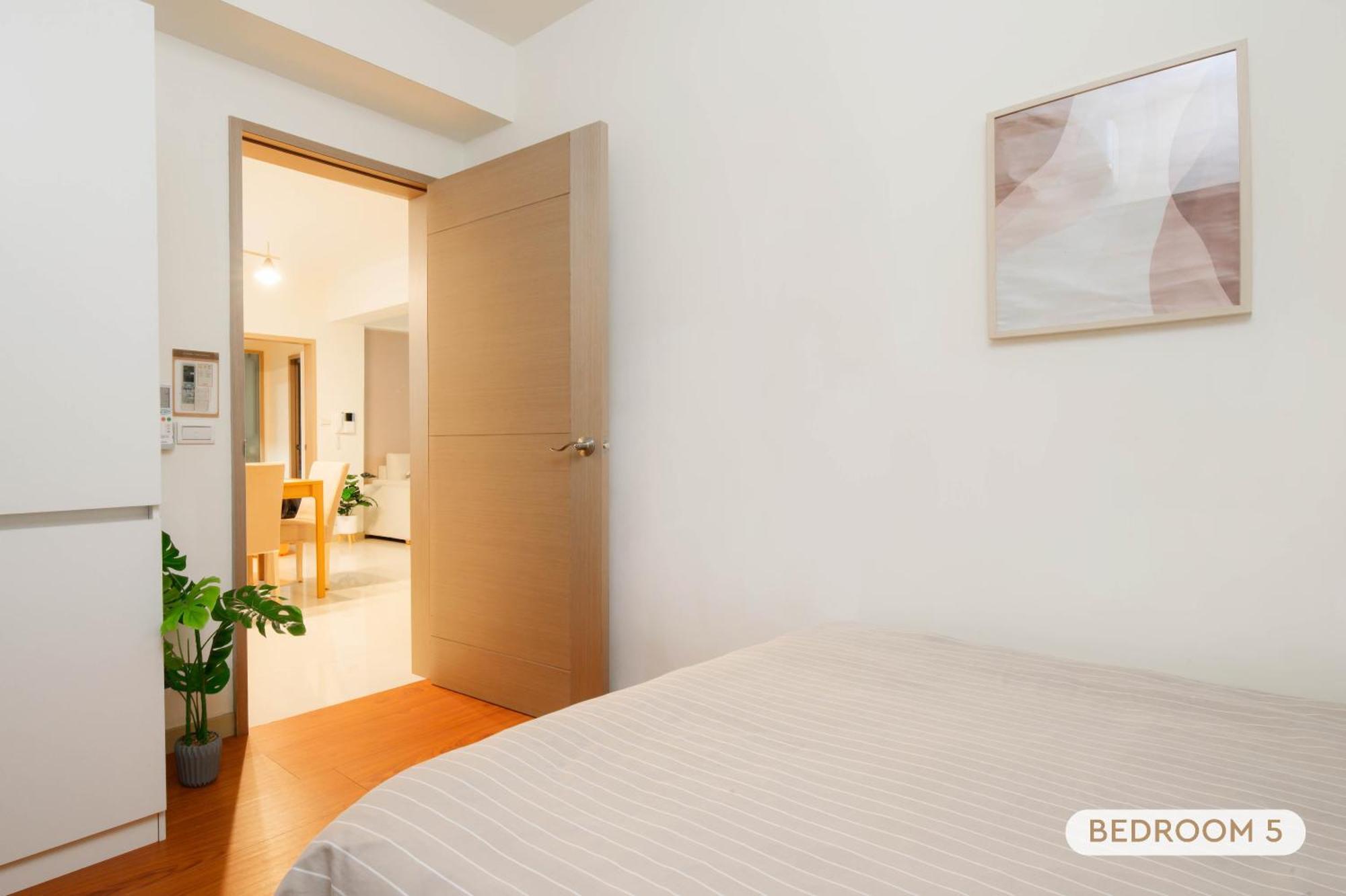 Beautiful Spacious 5b3b 4 Min Zhongxiao Dunhua Mrt 五房三衛 步行4分到忠孝敦化捷運 *