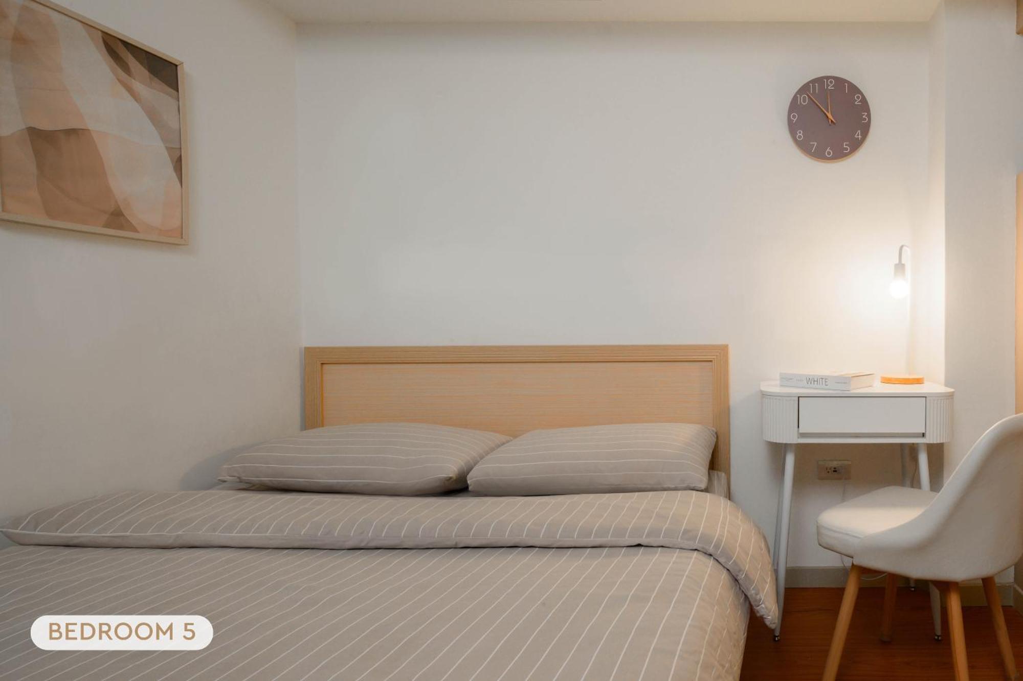 Beautiful Spacious 5b3b 4 Min Zhongxiao Dunhua Mrt 五房三衛 步行4分到忠孝敦化捷運 Apartment