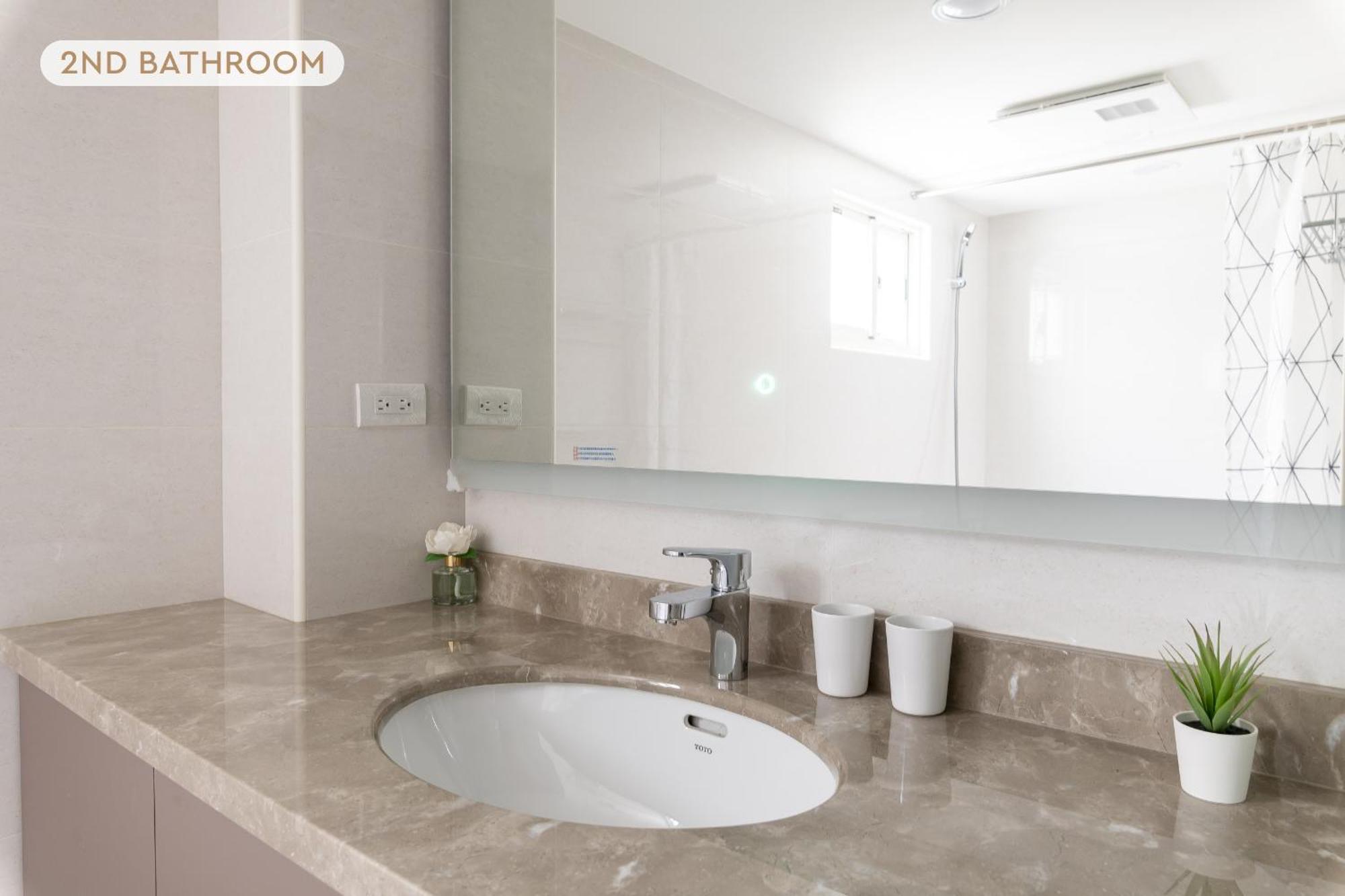 Beautiful Spacious 5b3b 4 Min Zhongxiao Dunhua Mrt 五房三衛 步行4分到忠孝敦化捷運 Apartment Taipei
