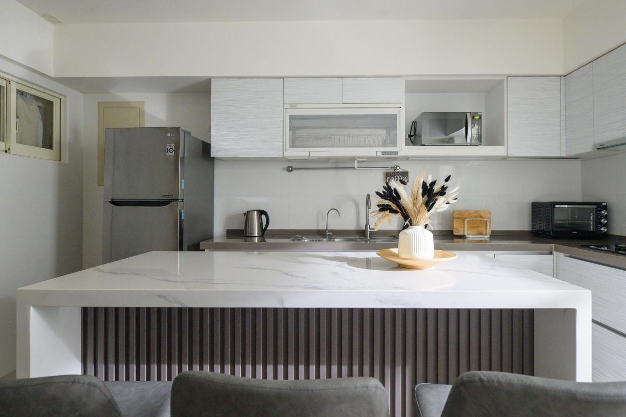 Beautiful Spacious 5b3b 4 Min Zhongxiao Dunhua Mrt 五房三衛 步行4分到忠孝敦化捷運 Apartment Taipei