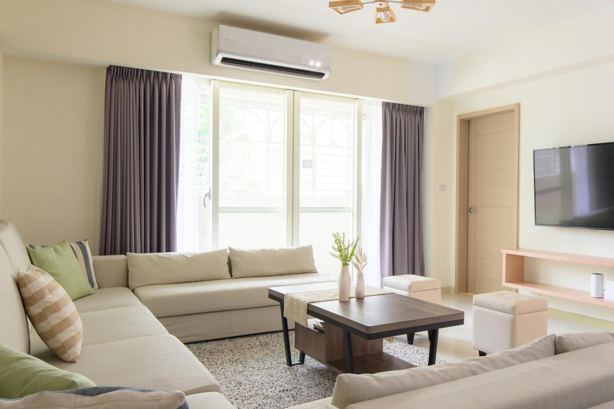 Beautiful Spacious 5b3b 4 Min Zhongxiao Dunhua Mrt 五房三衛 步行4分到忠孝敦化捷運 Apartment Taipei