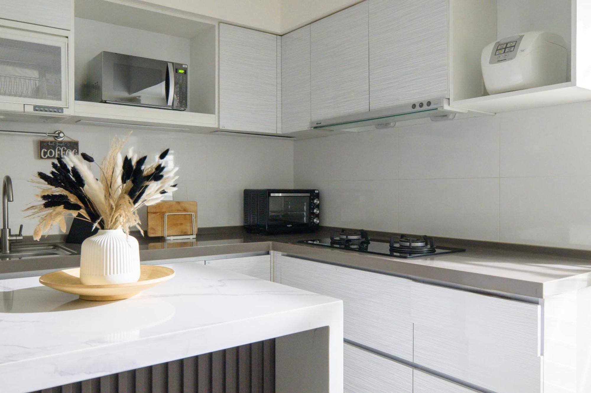 Beautiful Spacious 5b3b 4 Min Zhongxiao Dunhua Mrt 五房三衛 步行4分到忠孝敦化捷運 Apartment *