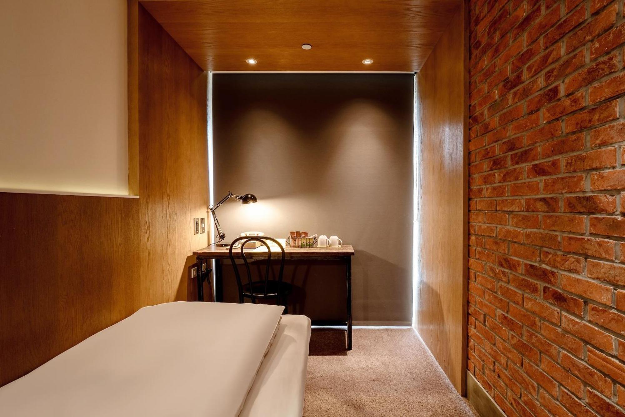 Check Songjiang Hotel