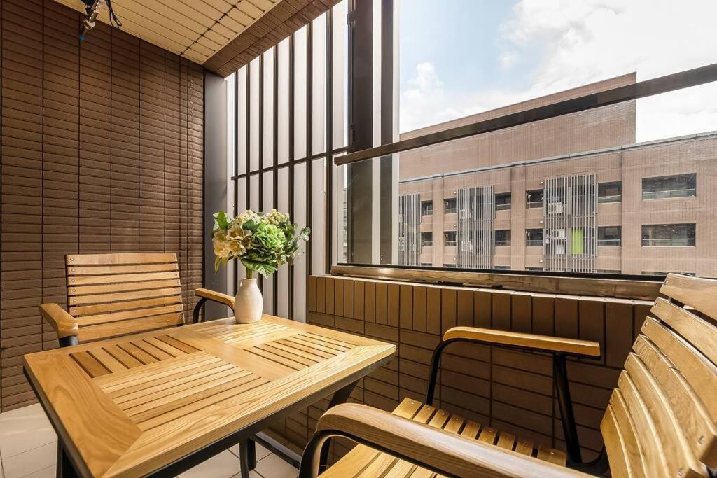 Apartment New Building 2b1blk Workspace Main Station • 新大樓 台北車站 2房1衛 客廳廚房 工作空間 Taipei