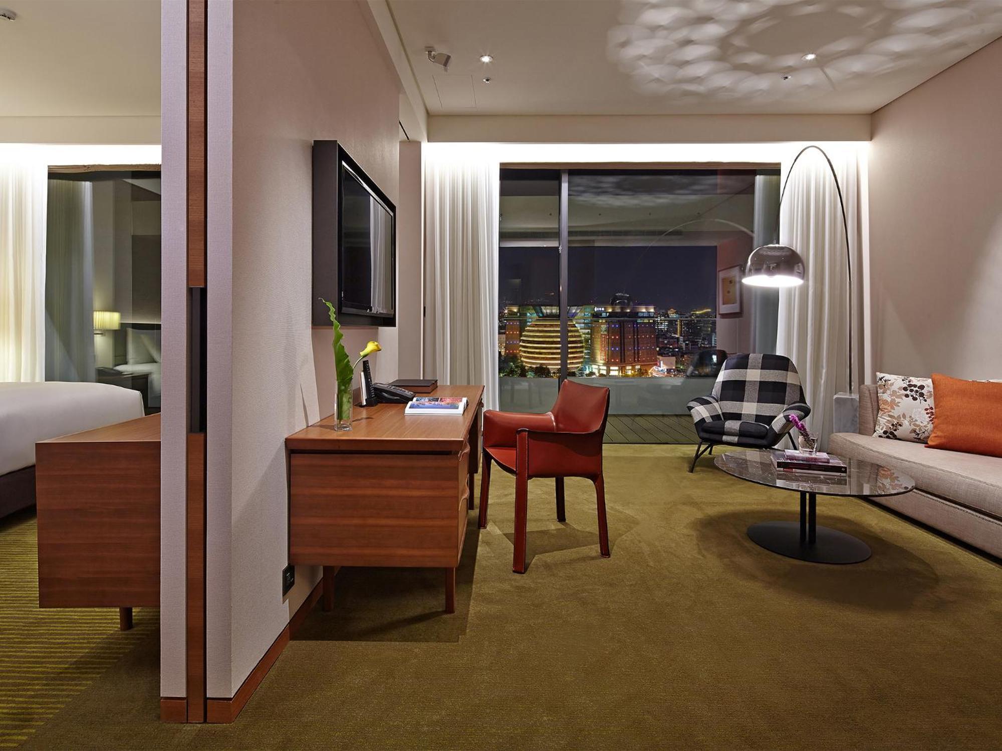 Eslite 5* Taipei