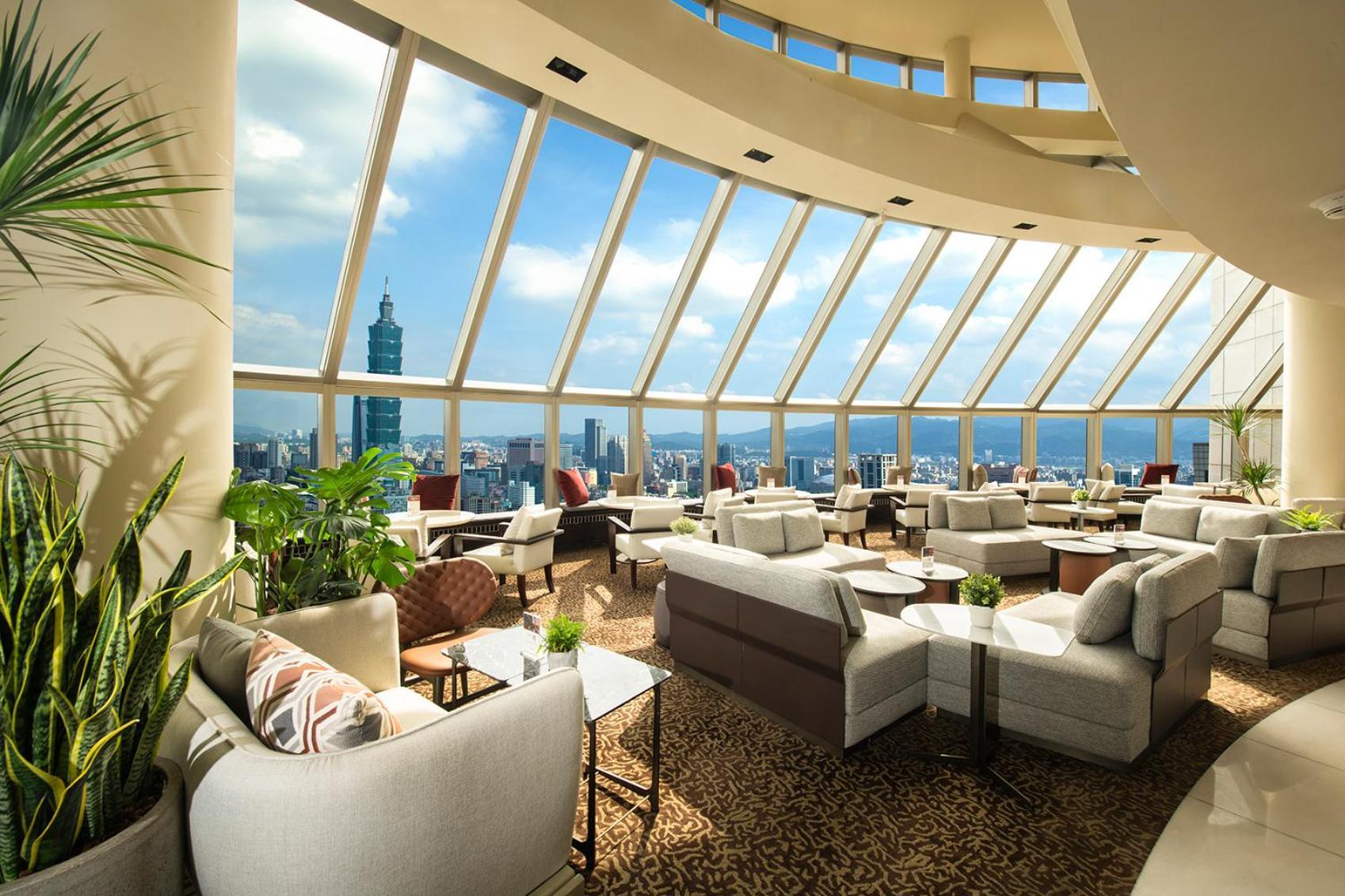 Shangri-la Far Eastern, Hotel 5*
