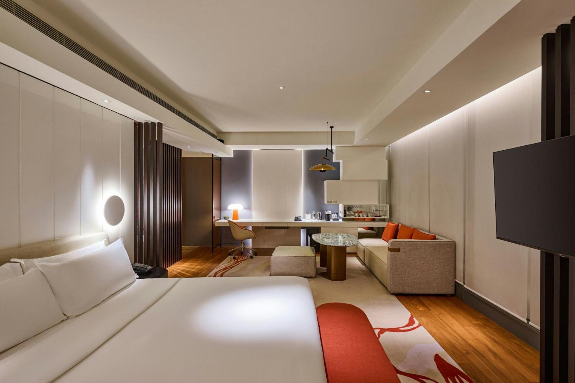 W 5* Taipei