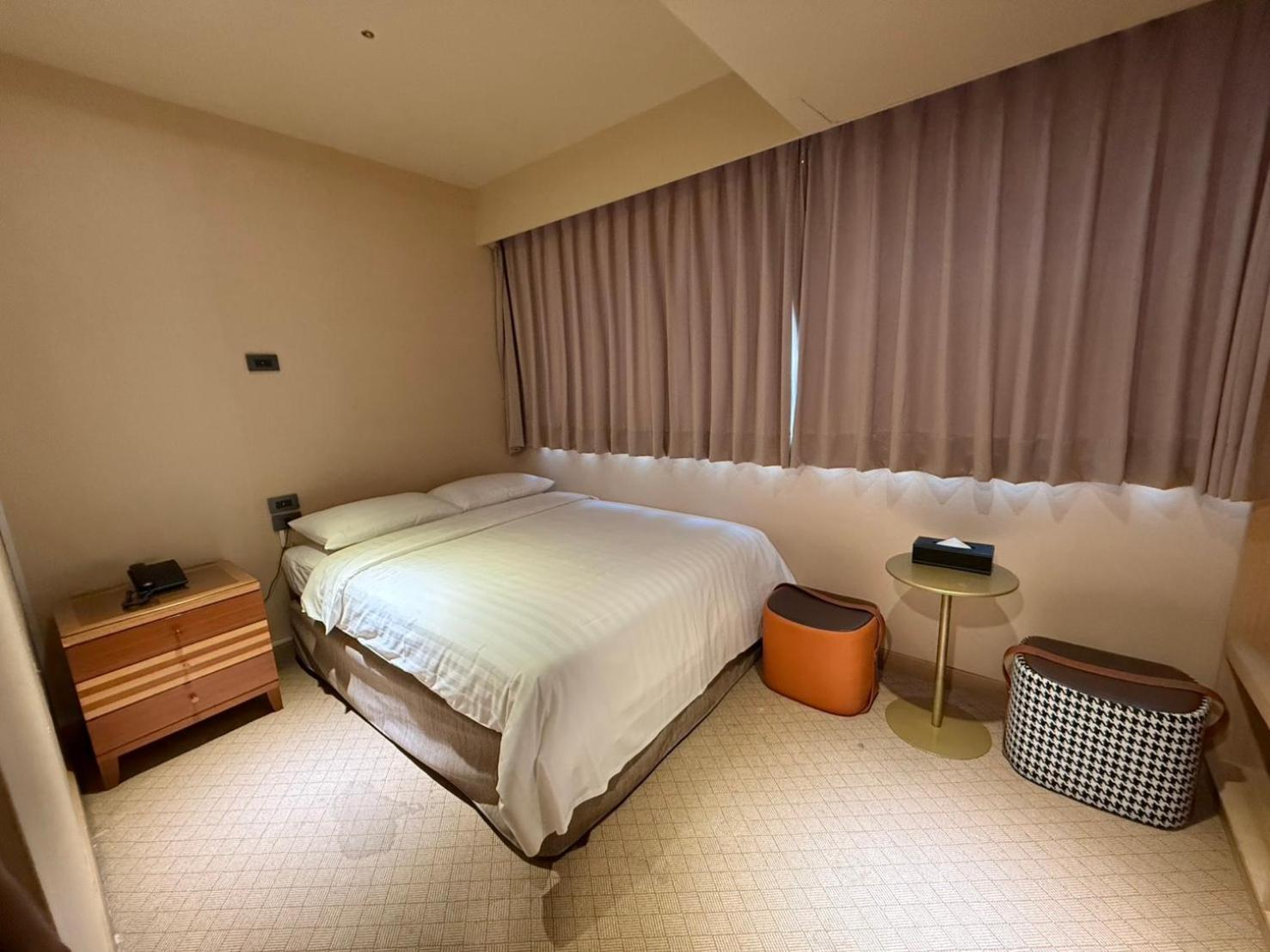 Rich & Free - Fuzhong 富逸旅趣-板橋府中館 Hotel