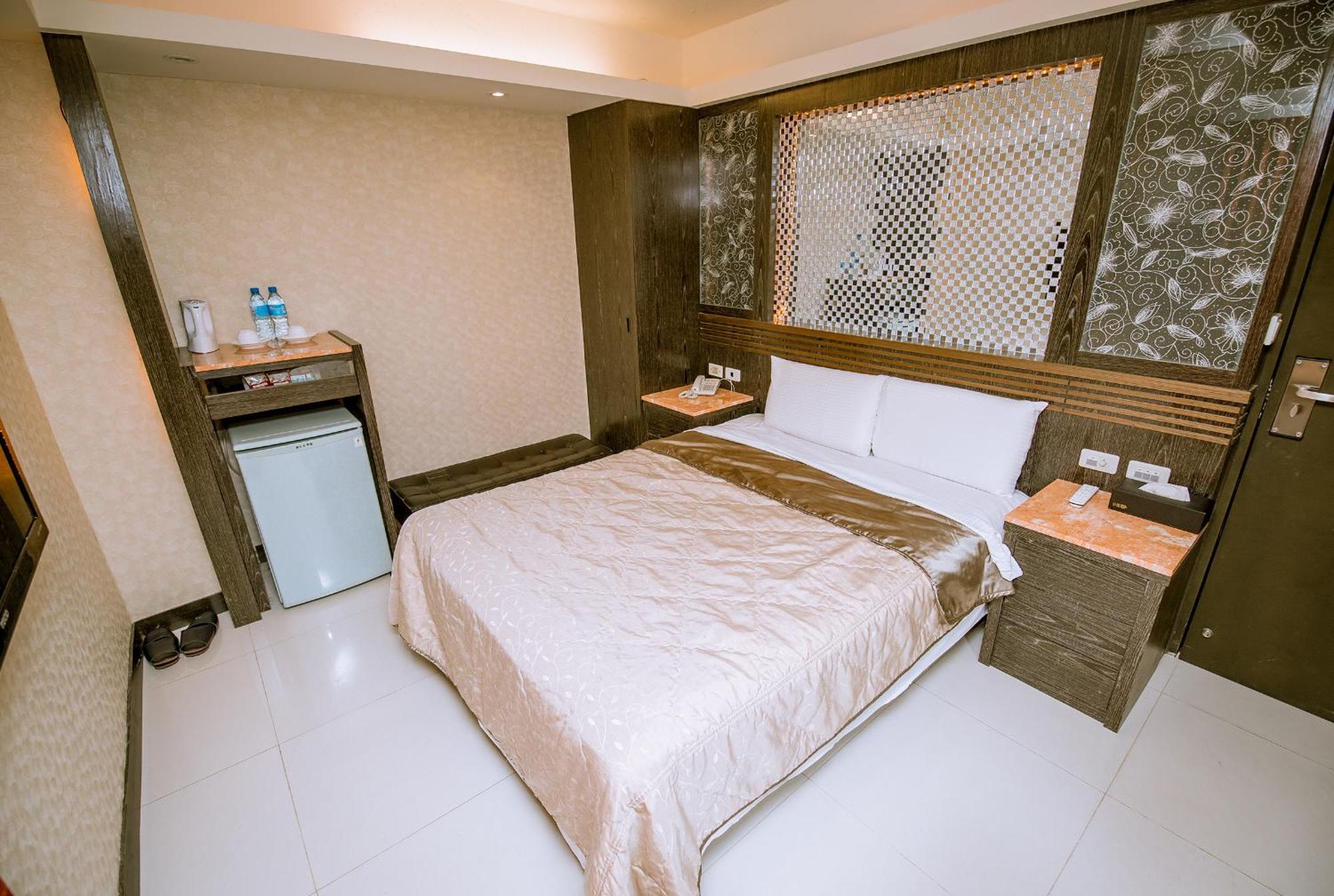 Guide Xinyi Hotel