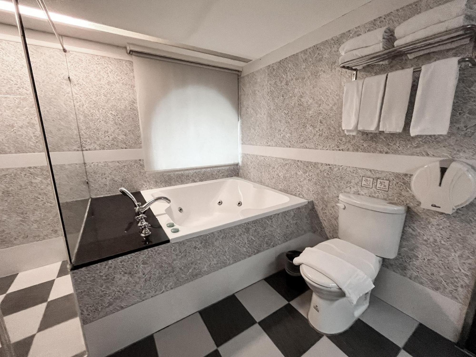 Guide Xinyi Hotel